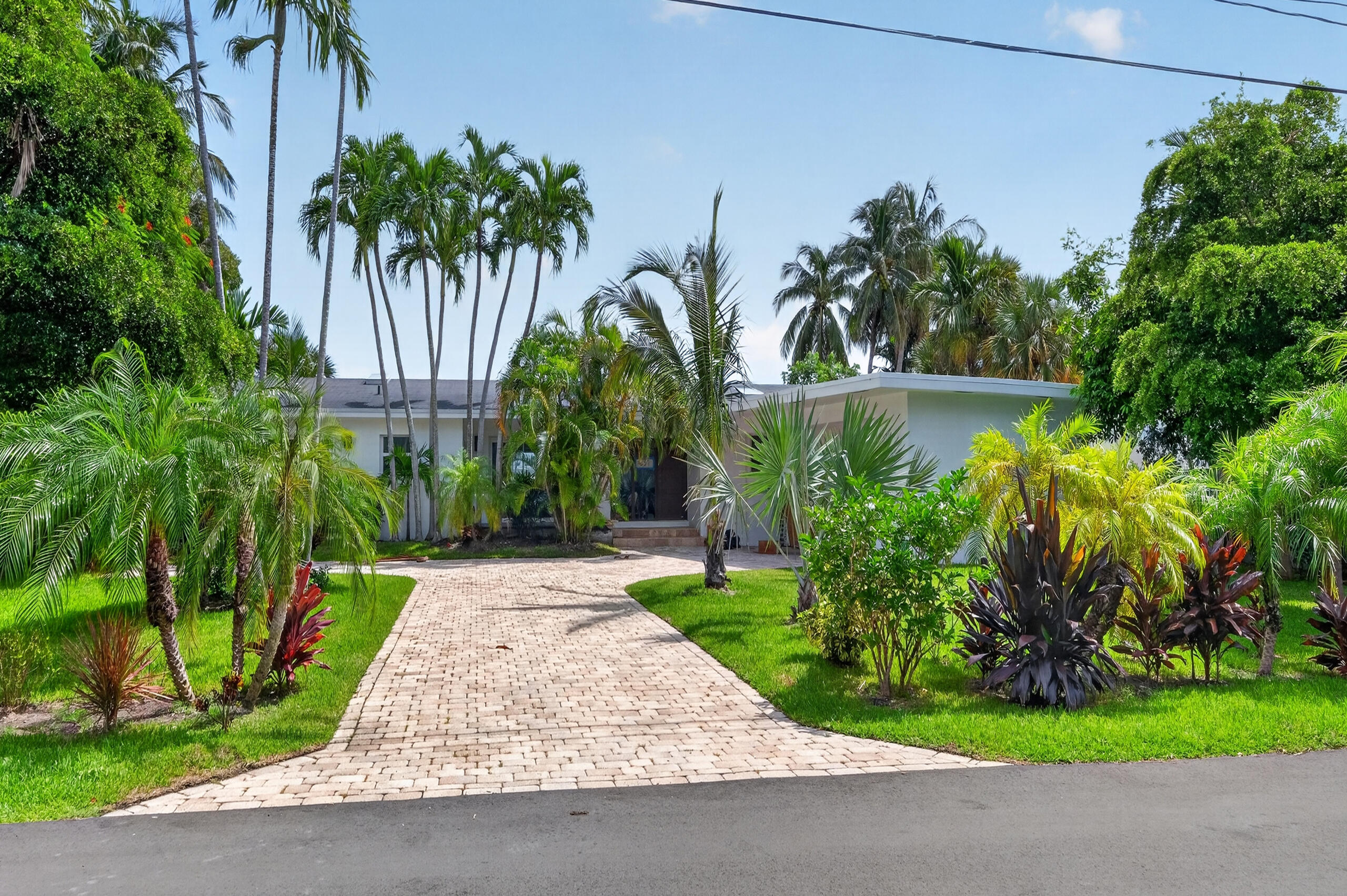 631 N Mashta, Key Biscayne FL 33149