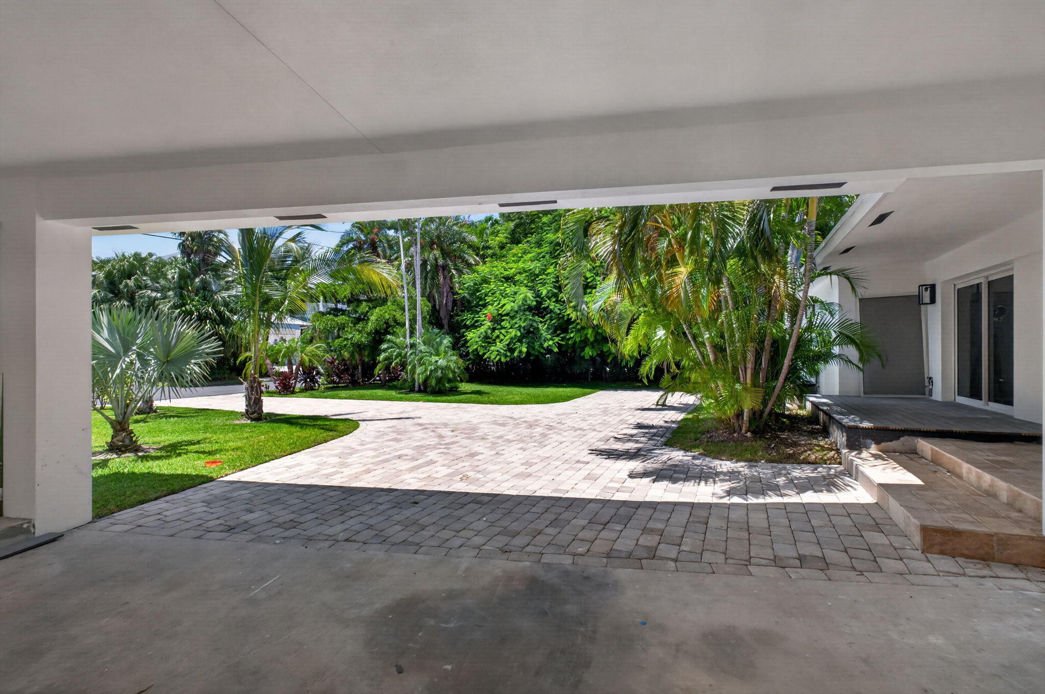 631 N Mashta, Key Biscayne FL 33149