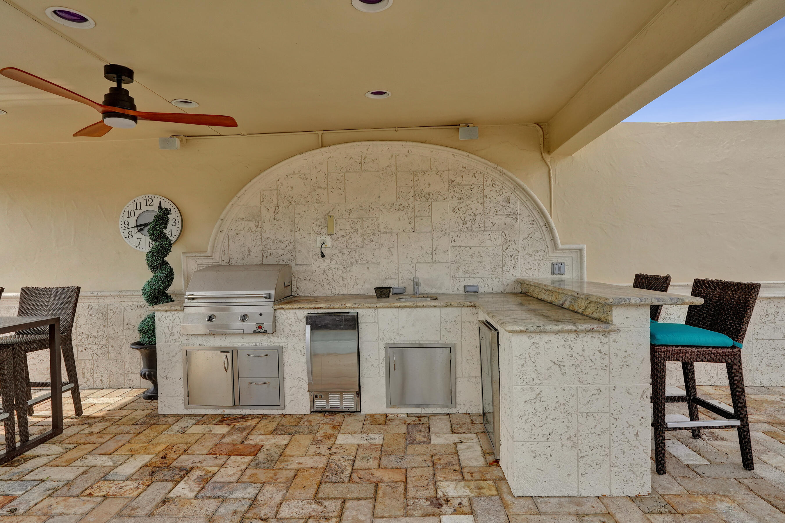 210 HENDRICKS, Fort Lauderdale FL 33301