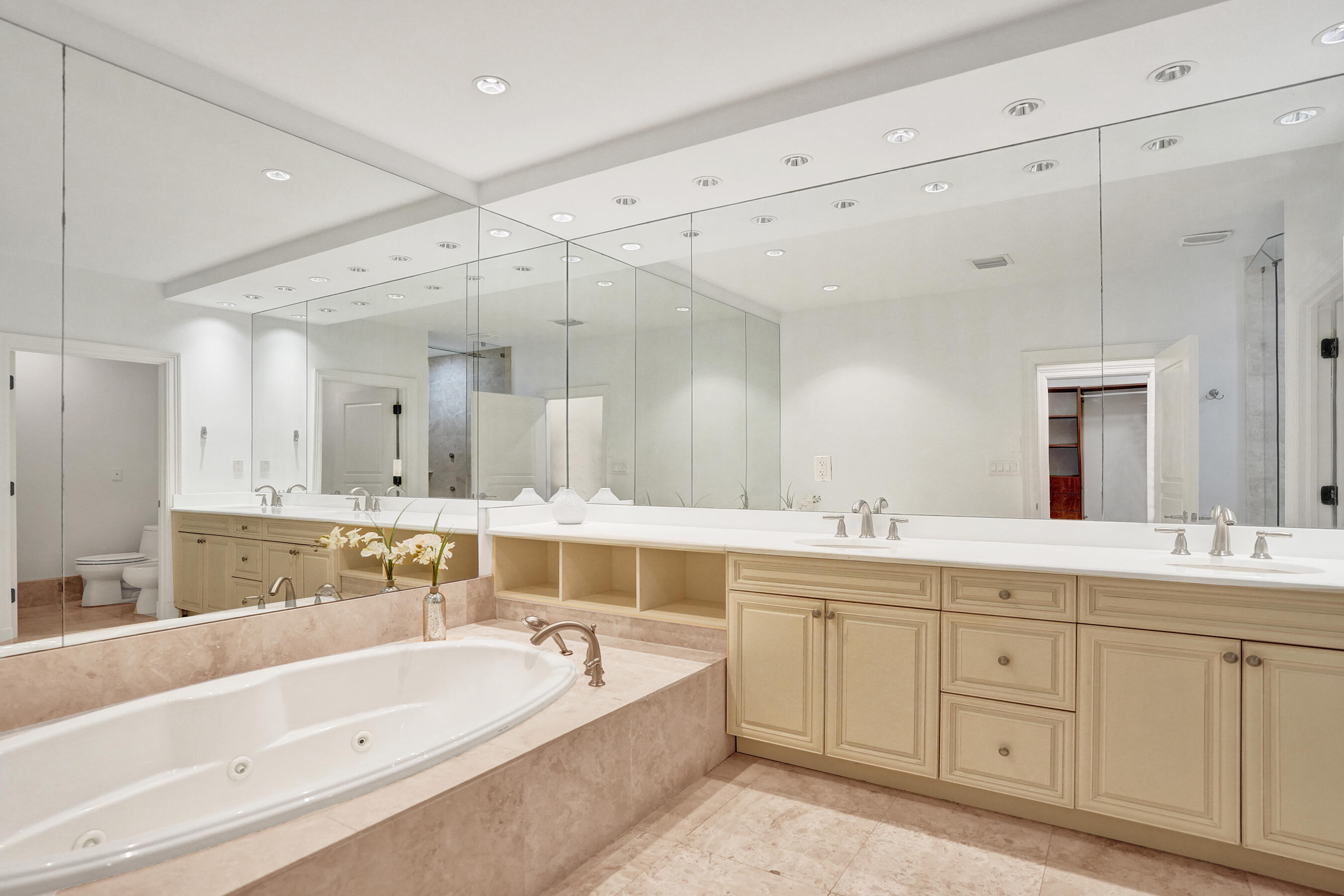 210 HENDRICKS, Fort Lauderdale FL 33301