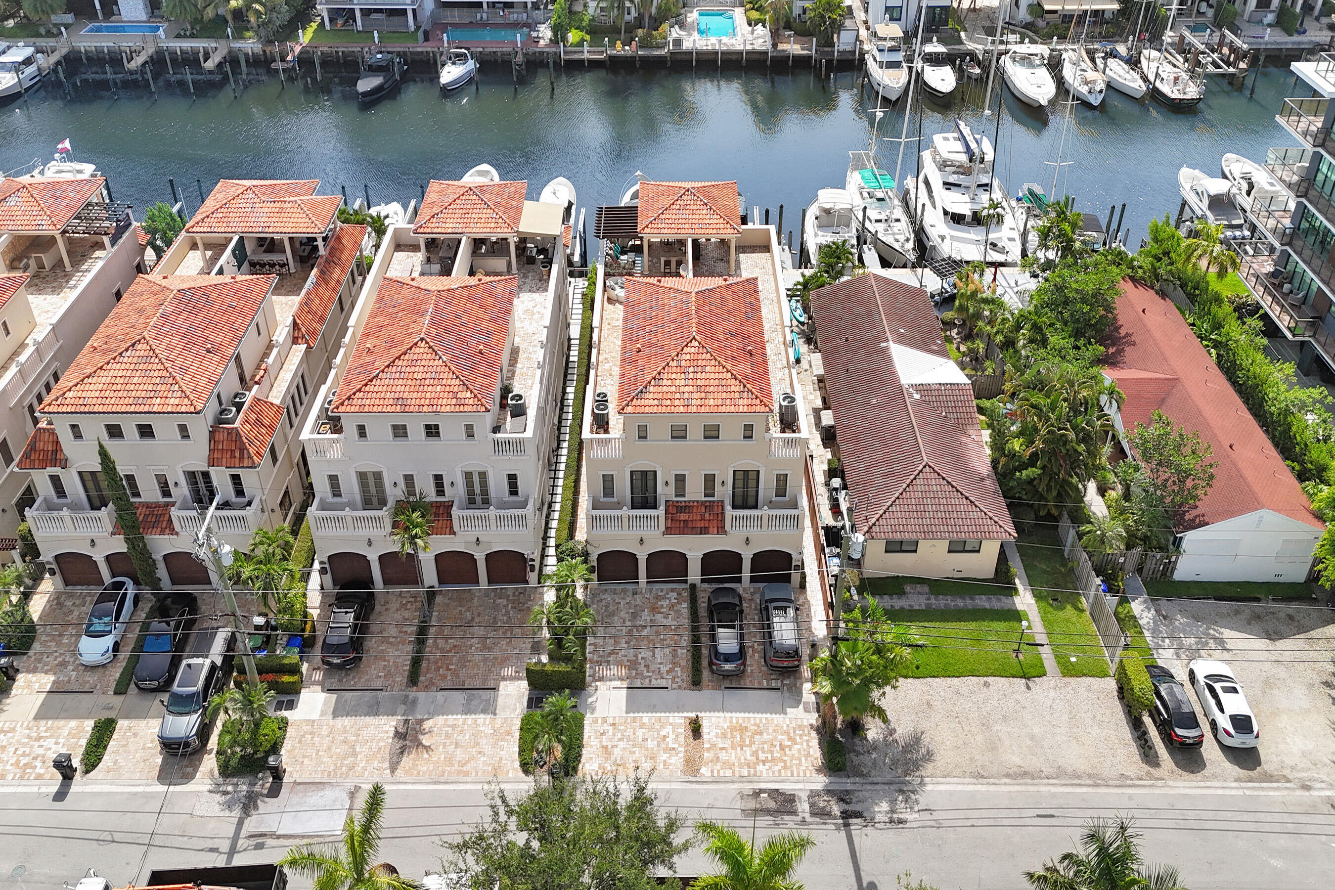 210 HENDRICKS, Fort Lauderdale FL 33301