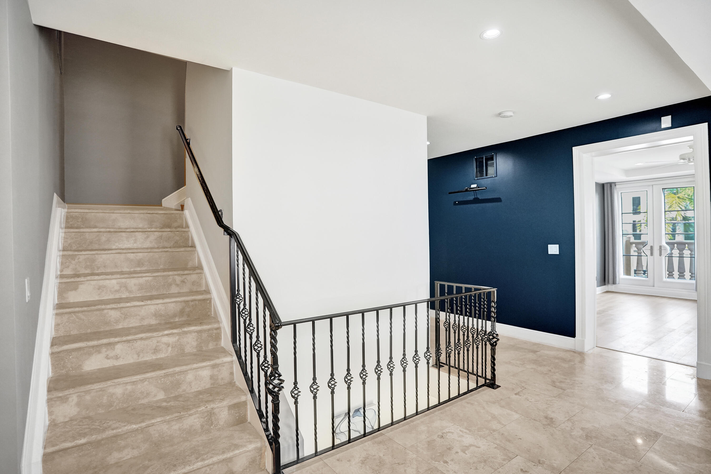210 HENDRICKS, Fort Lauderdale FL 33301