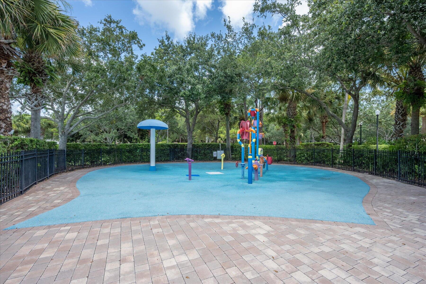 1136 VINTNER, Palm Beach Gardens FL 33410