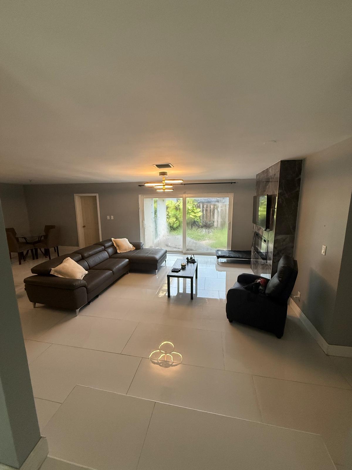 9321 NW 35TH, Sunrise FL 33351
