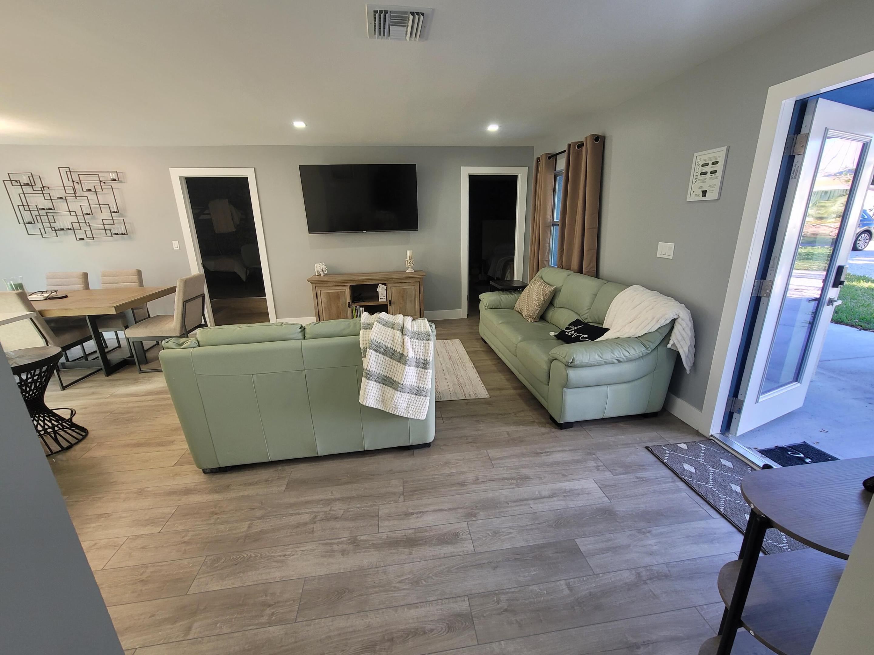 106 E Chandler, West Palm Beach FL 33406