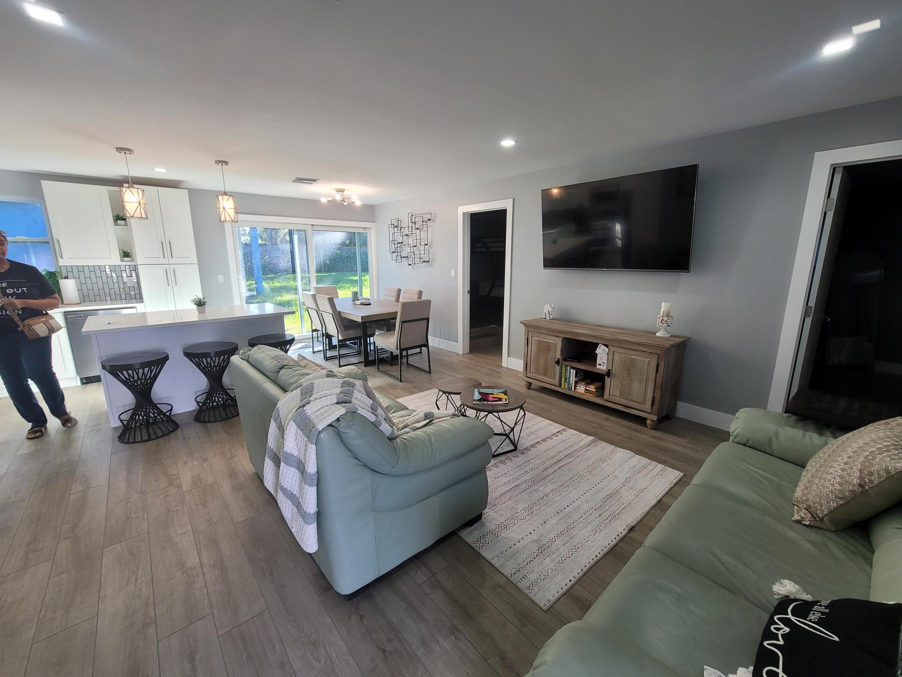 106 E Chandler, West Palm Beach FL 33406