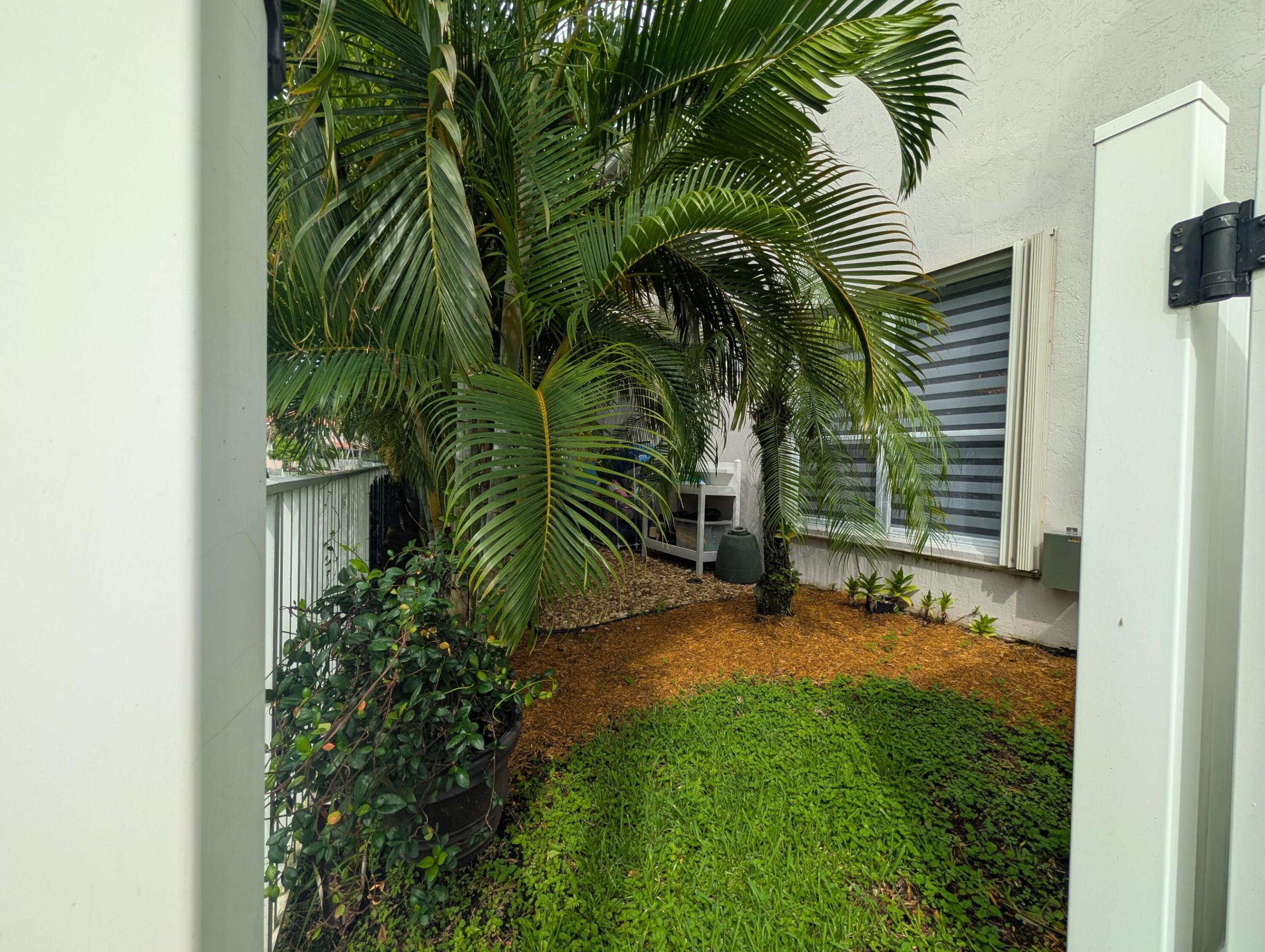 855 SW 174th, Pembroke Pines FL 33029