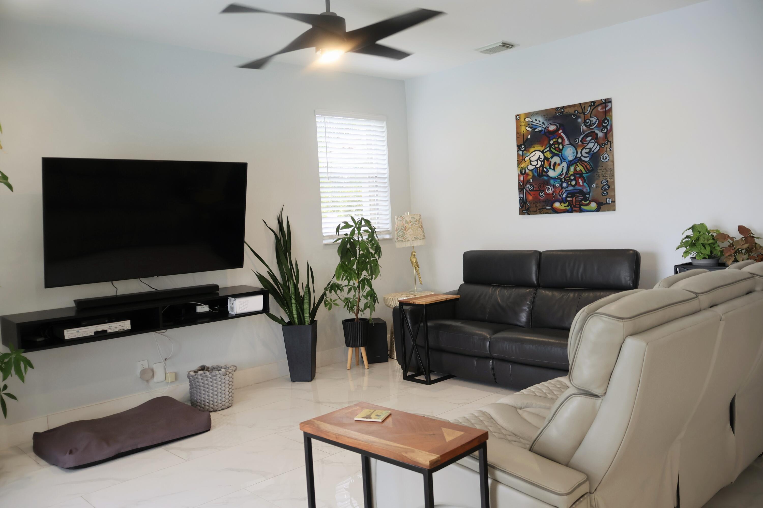 855 SW 174th, Pembroke Pines FL 33029