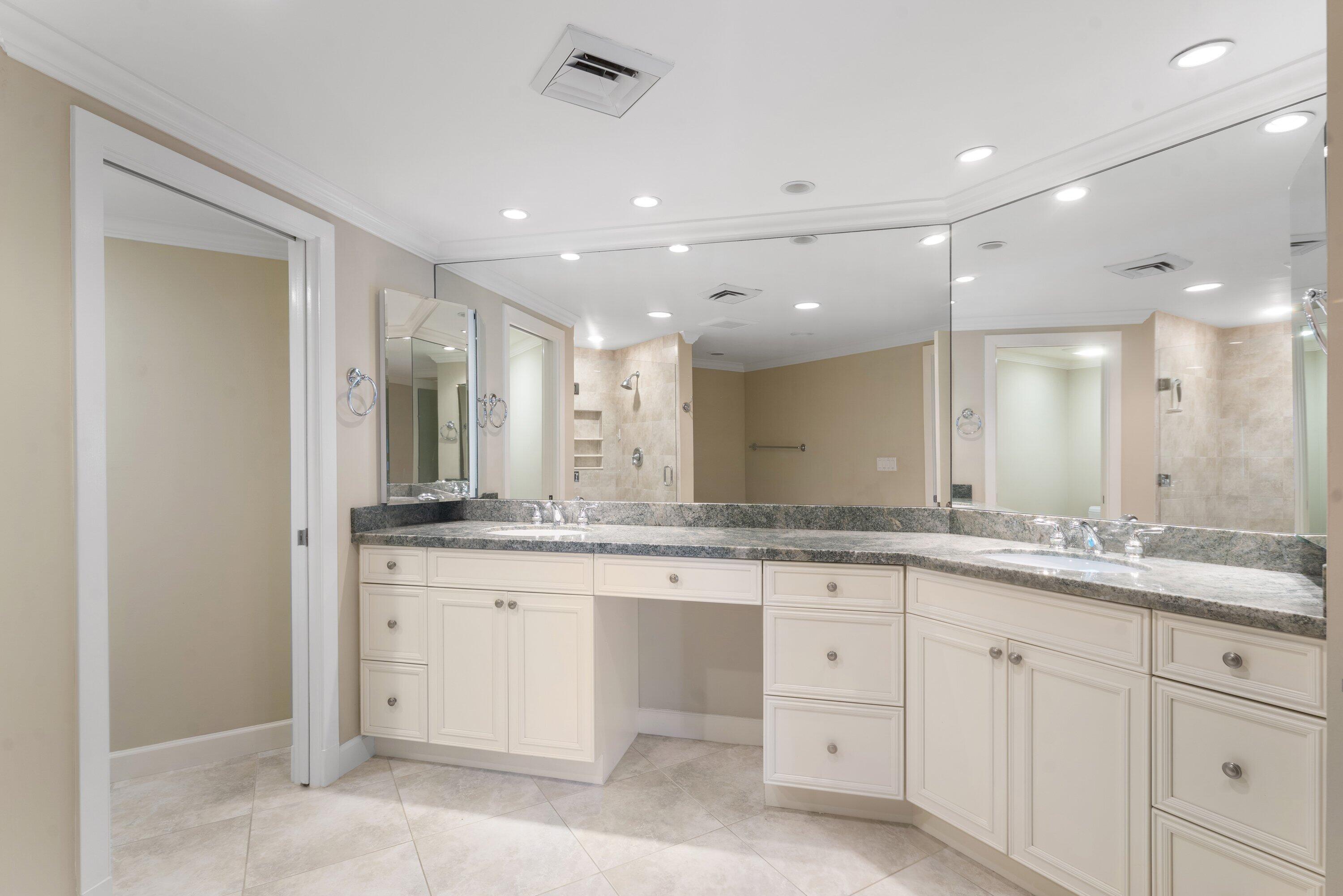 1125 E Marine #J3l, North Palm Beach FL 33408