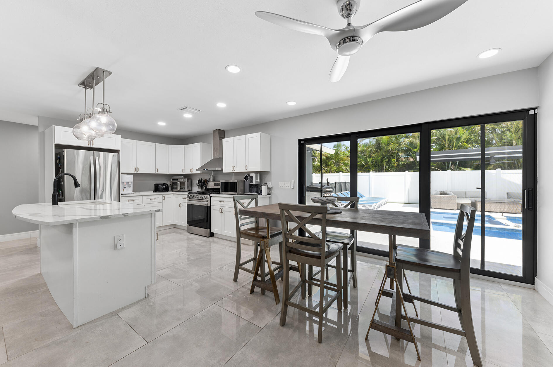 405 CHAPEL HILL, Boynton Beach FL 33435