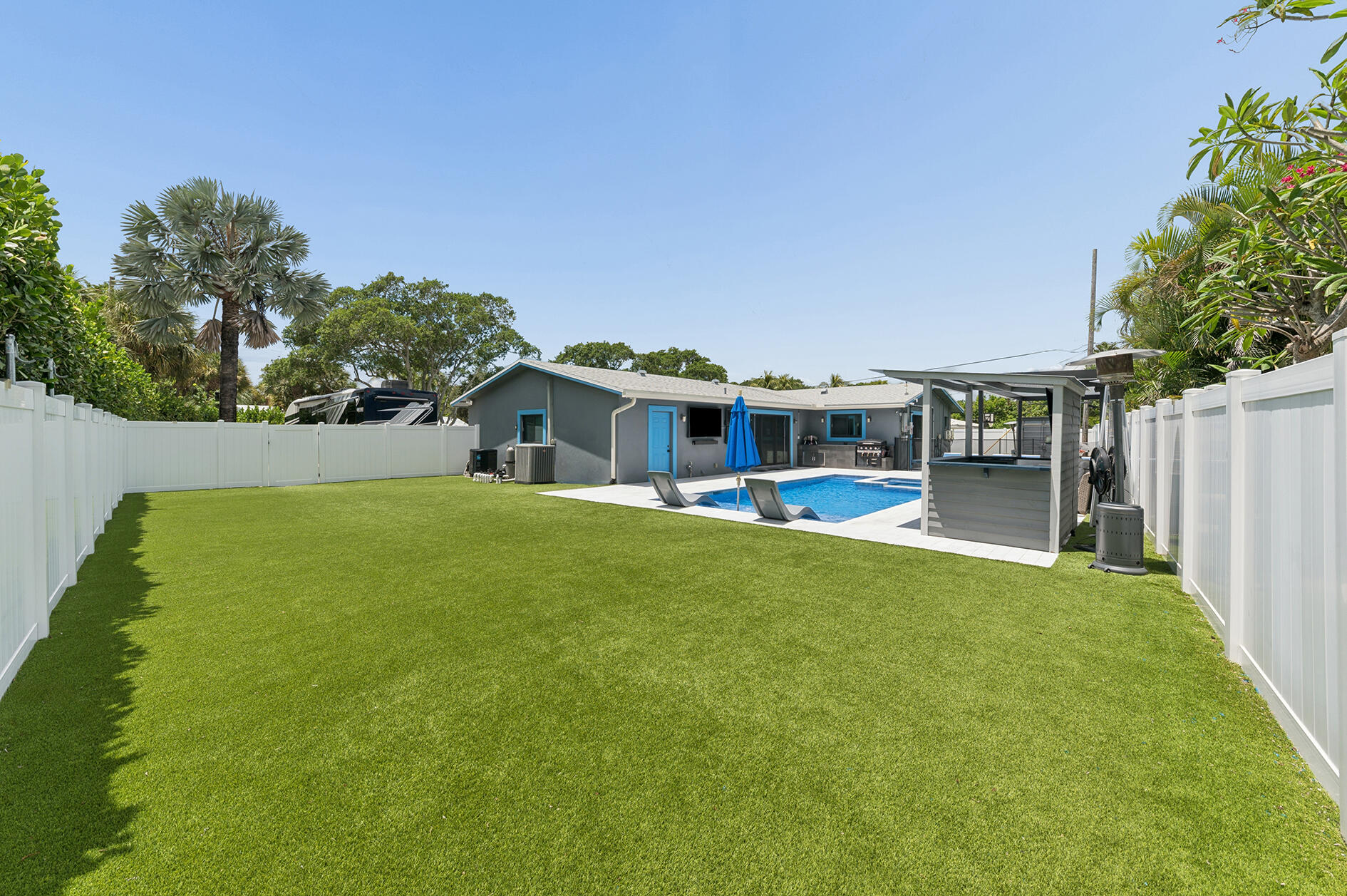 405 CHAPEL HILL, Boynton Beach FL 33435