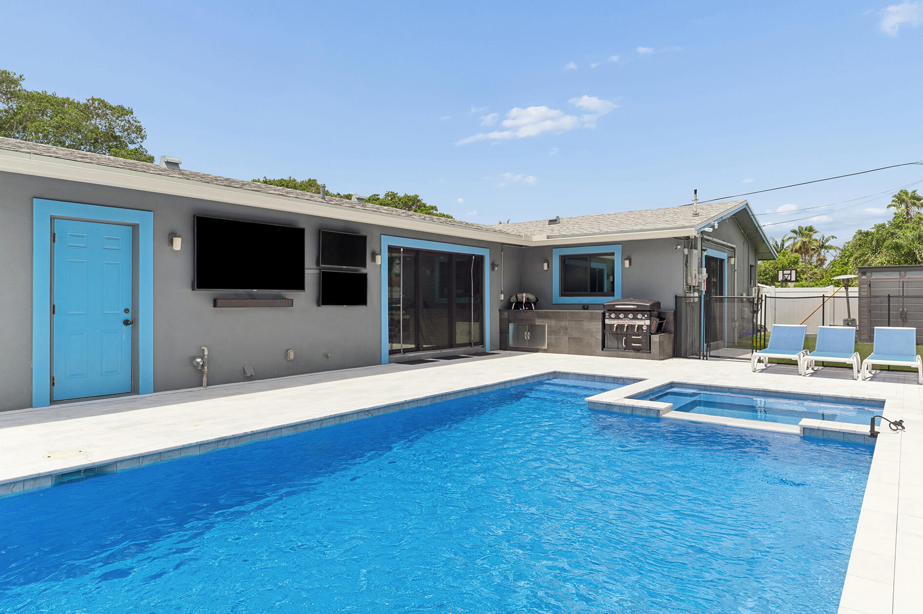 405 CHAPEL HILL, Boynton Beach FL 33435