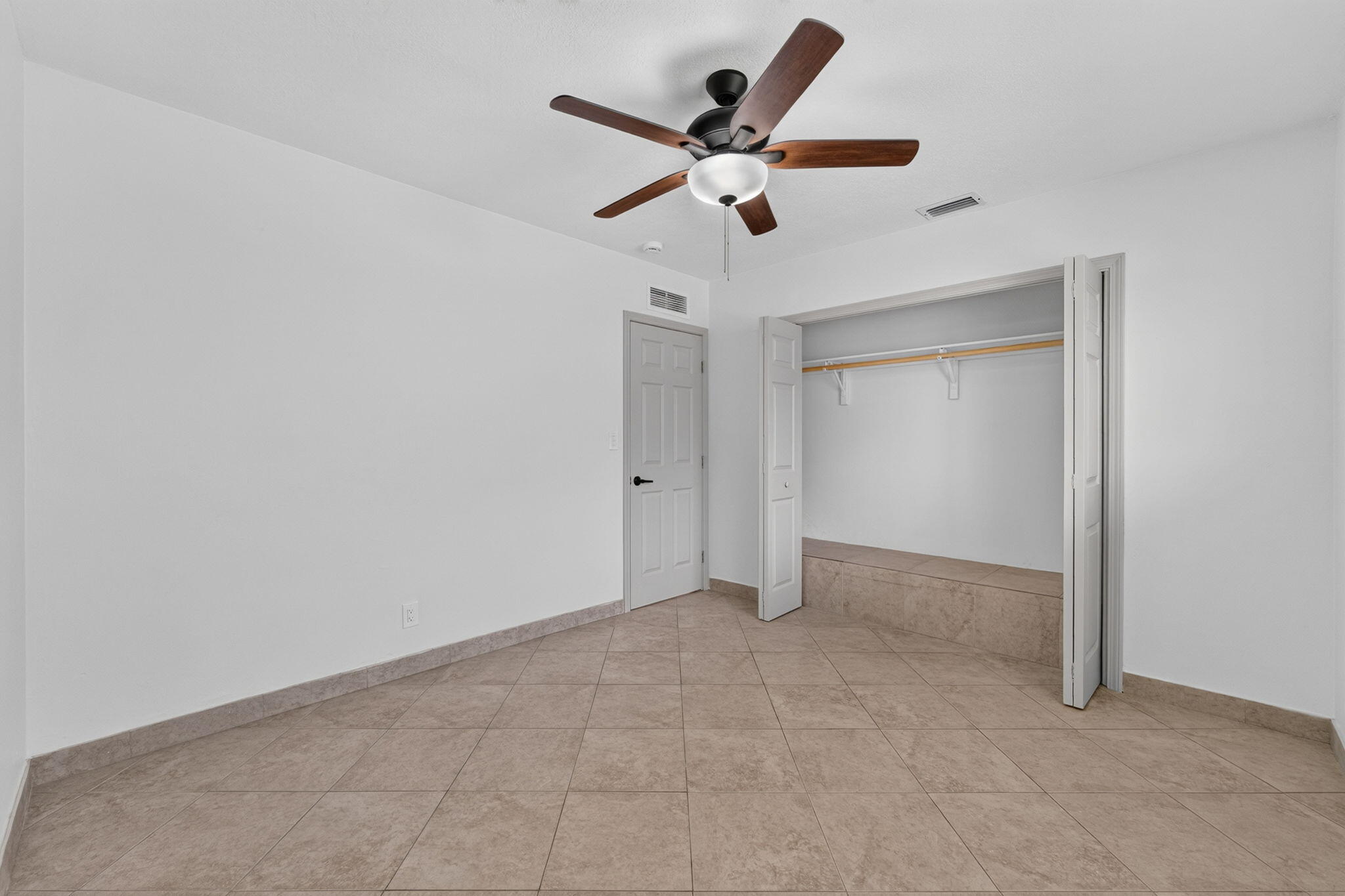 905 NW 133RD, Sunrise FL 33325