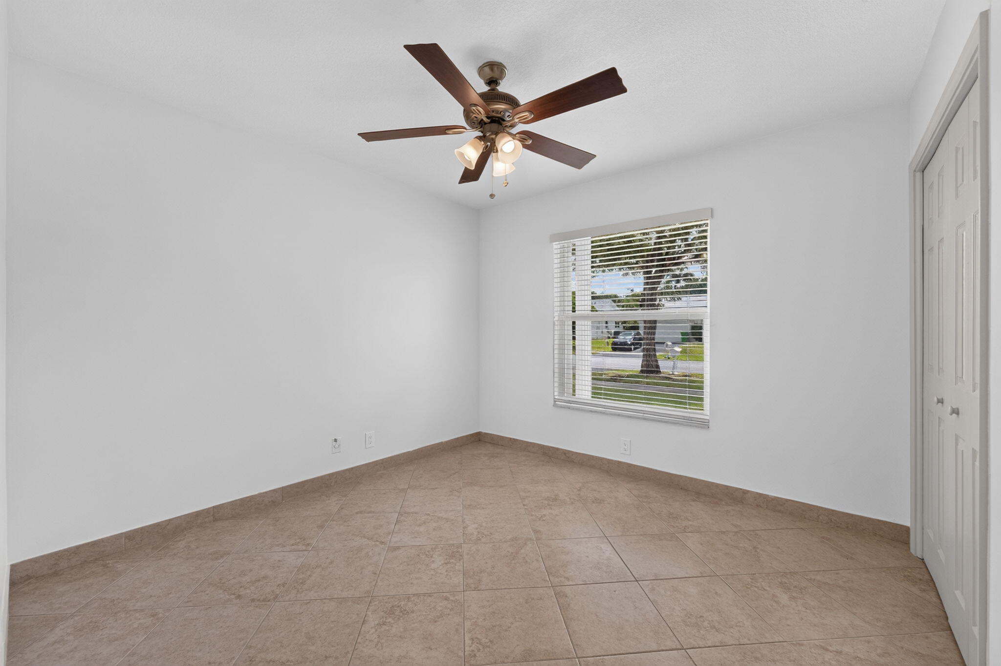 905 NW 133RD, Sunrise FL 33325