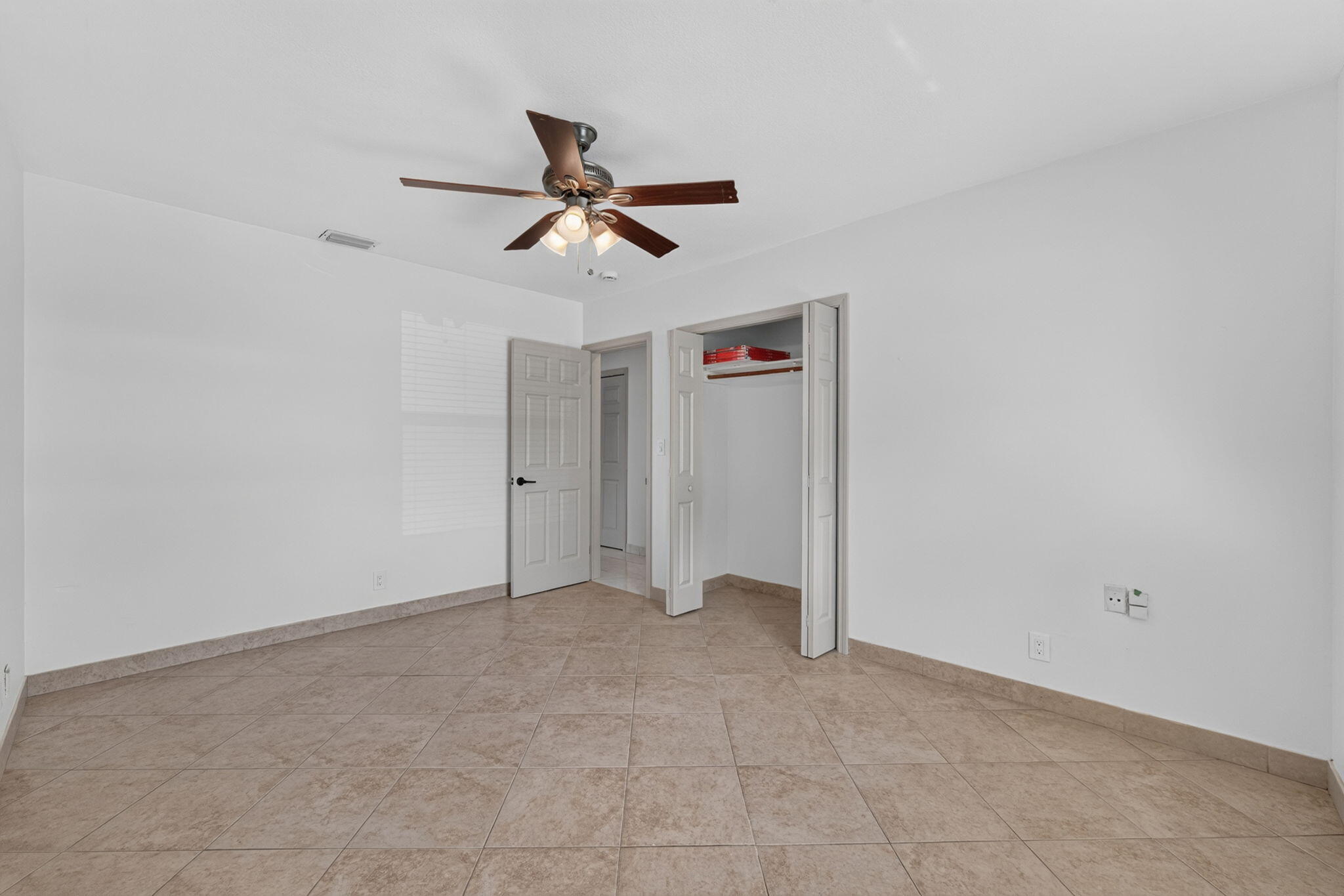 905 NW 133RD, Sunrise FL 33325
