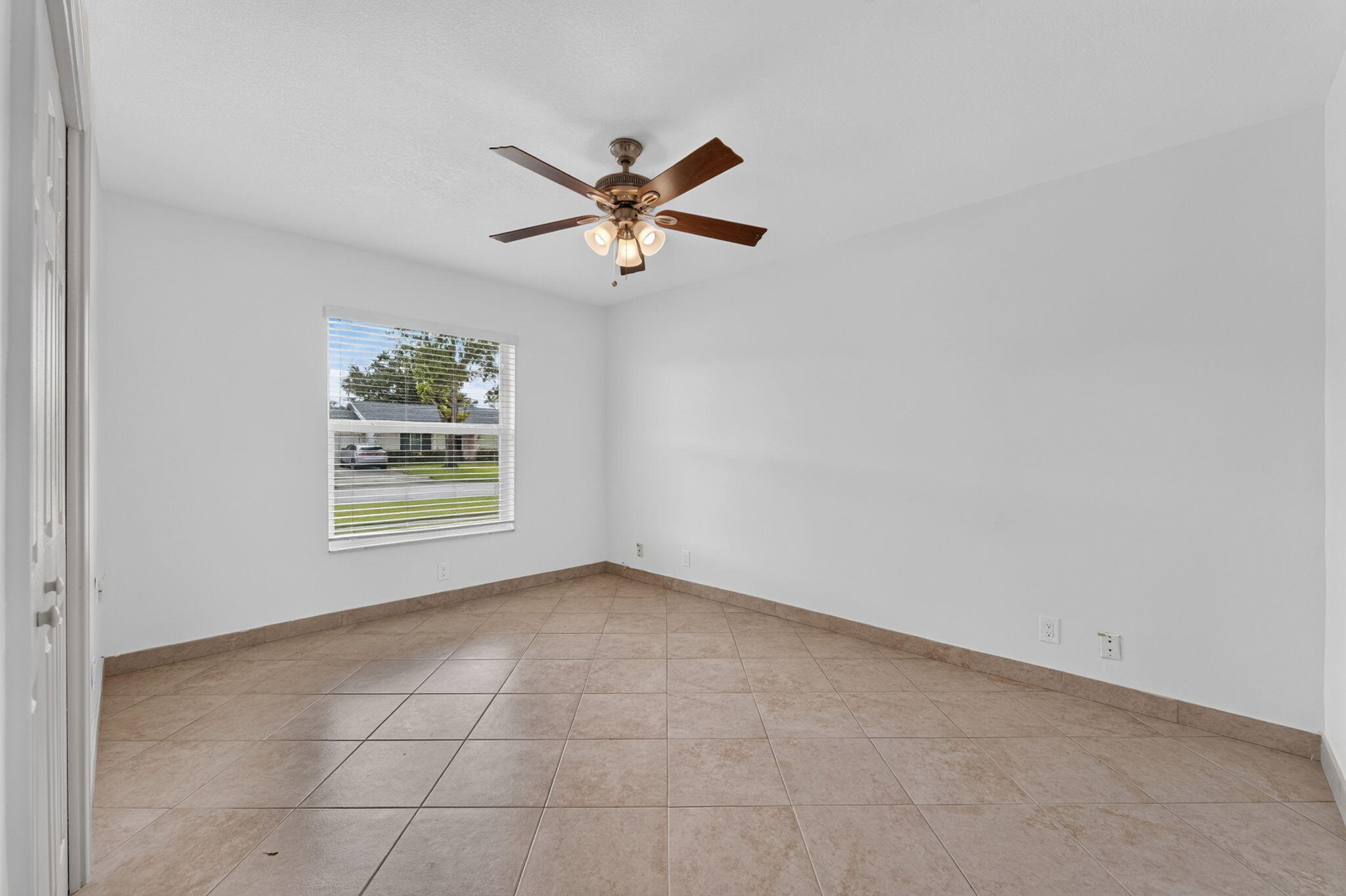 905 NW 133RD, Sunrise FL 33325