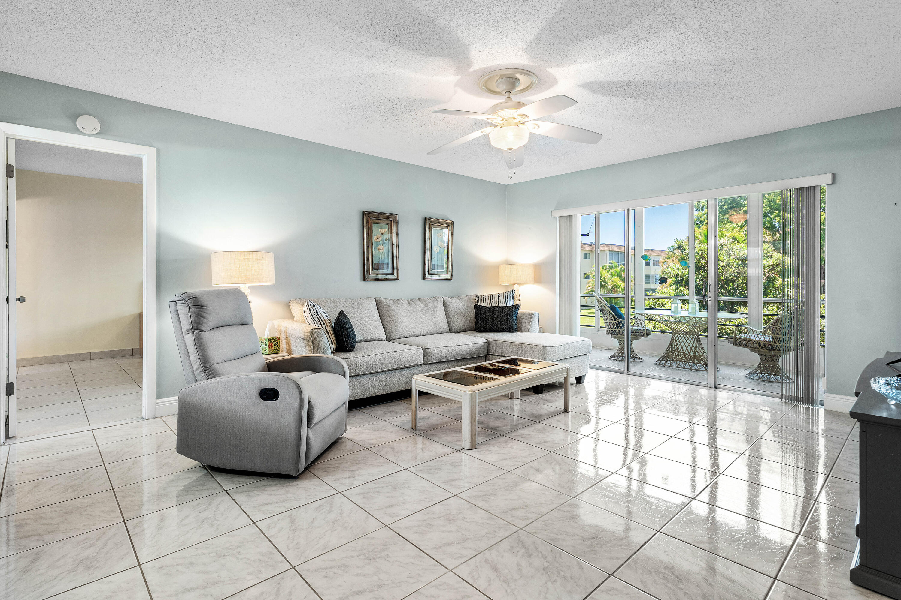 721 LORI #208, Palm Springs FL 33461