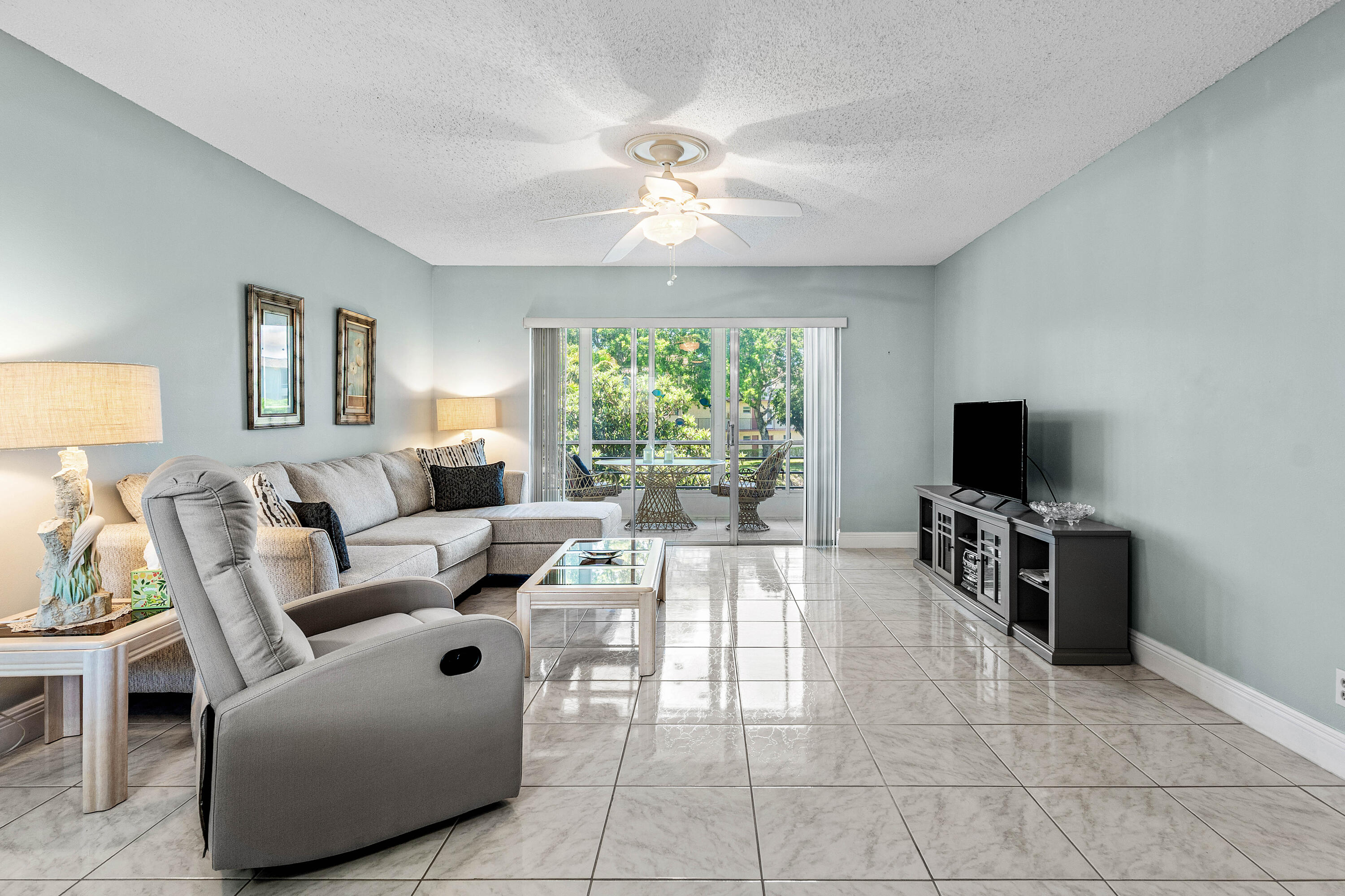 721 LORI #208, Palm Springs FL 33461