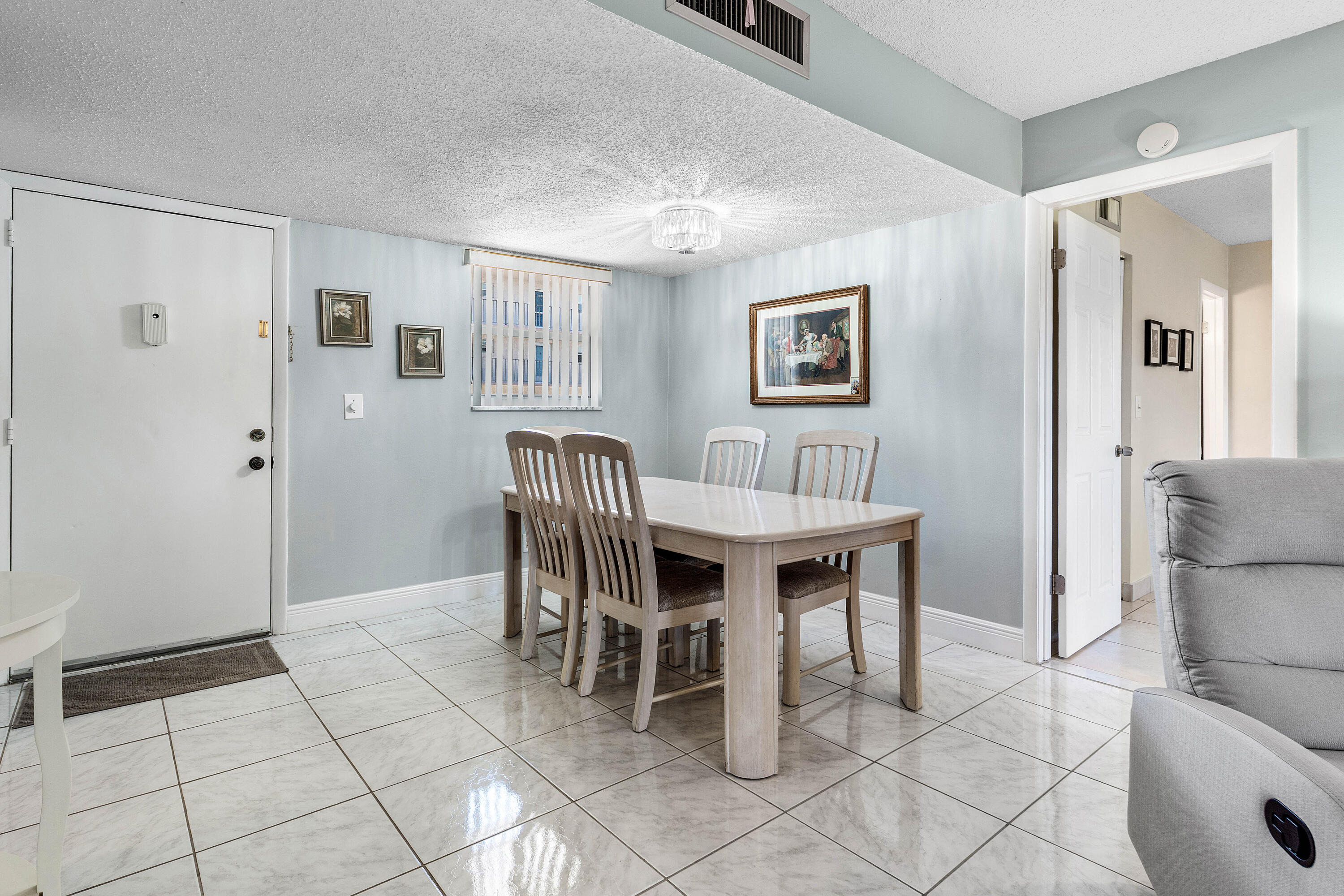 721 LORI #208, Palm Springs FL 33461
