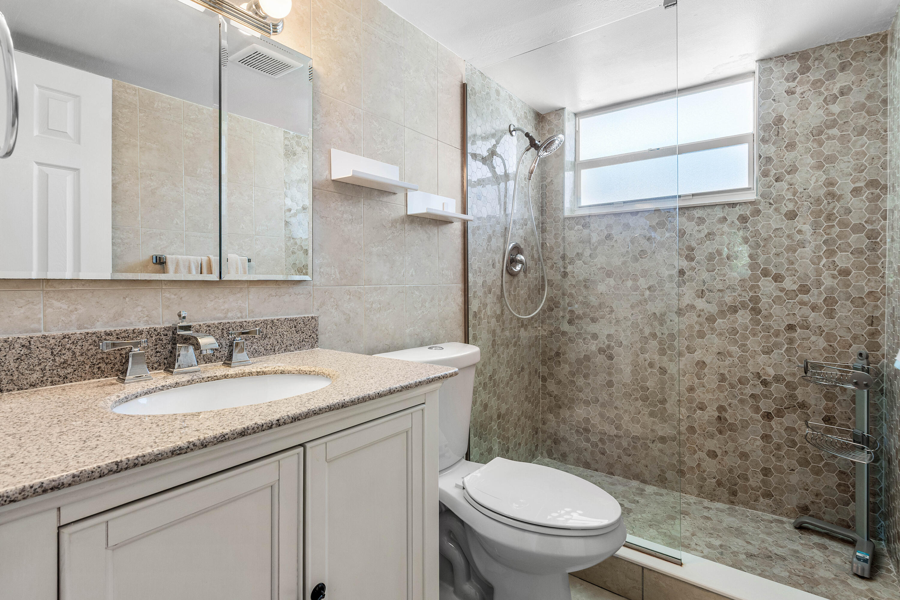 721 LORI #208, Palm Springs FL 33461