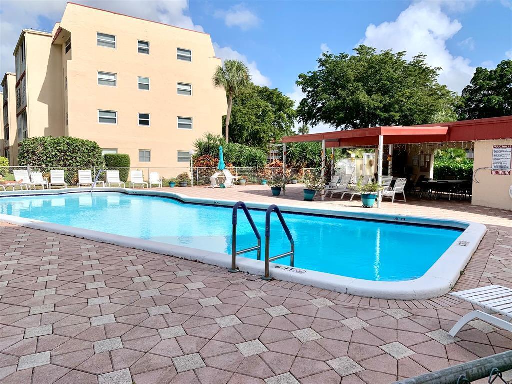 1010 COUNTRY CLUB #108, Margate FL 33063