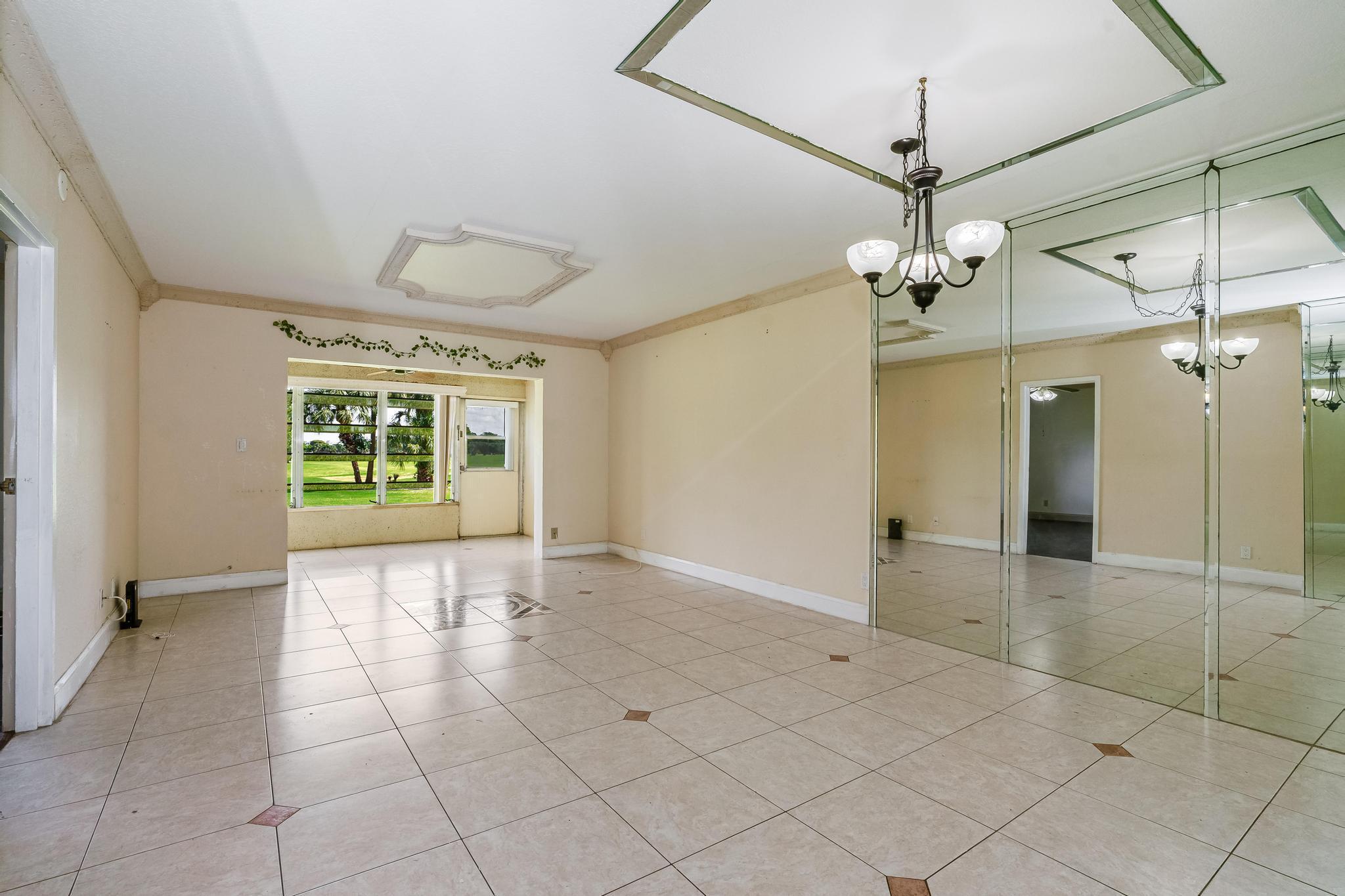 1010 COUNTRY CLUB #108, Margate FL 33063
