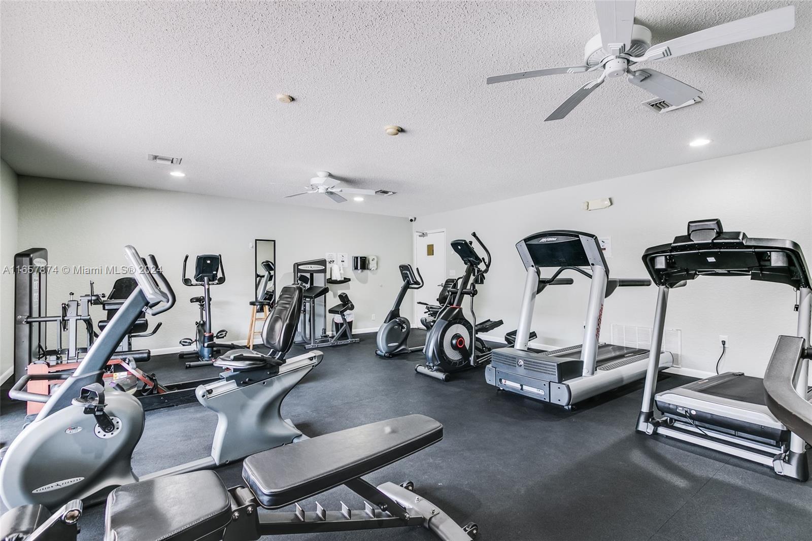 1010 COUNTRY CLUB #108, Margate FL 33063