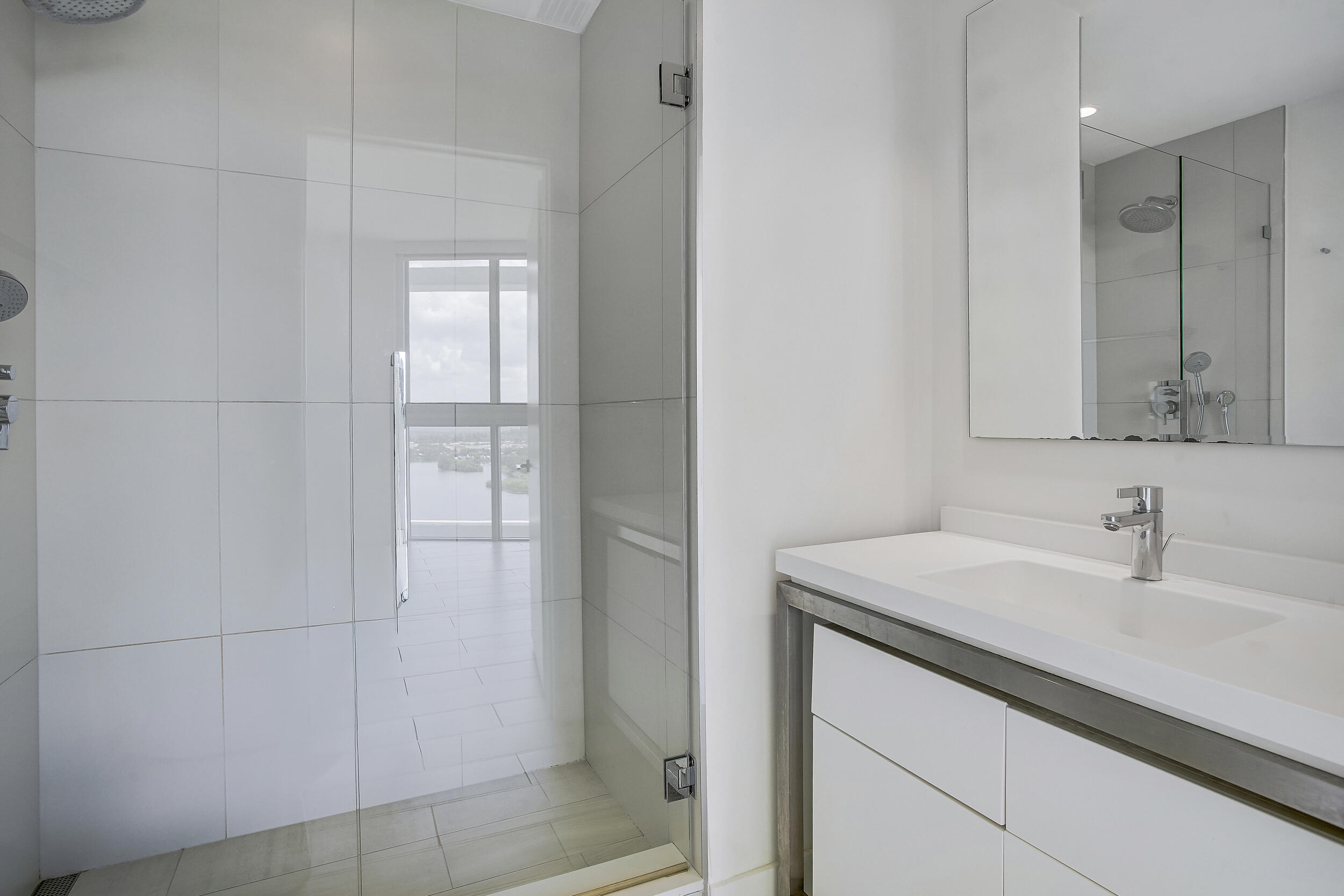 2000 Metropica #1503, Sunrise FL 33323