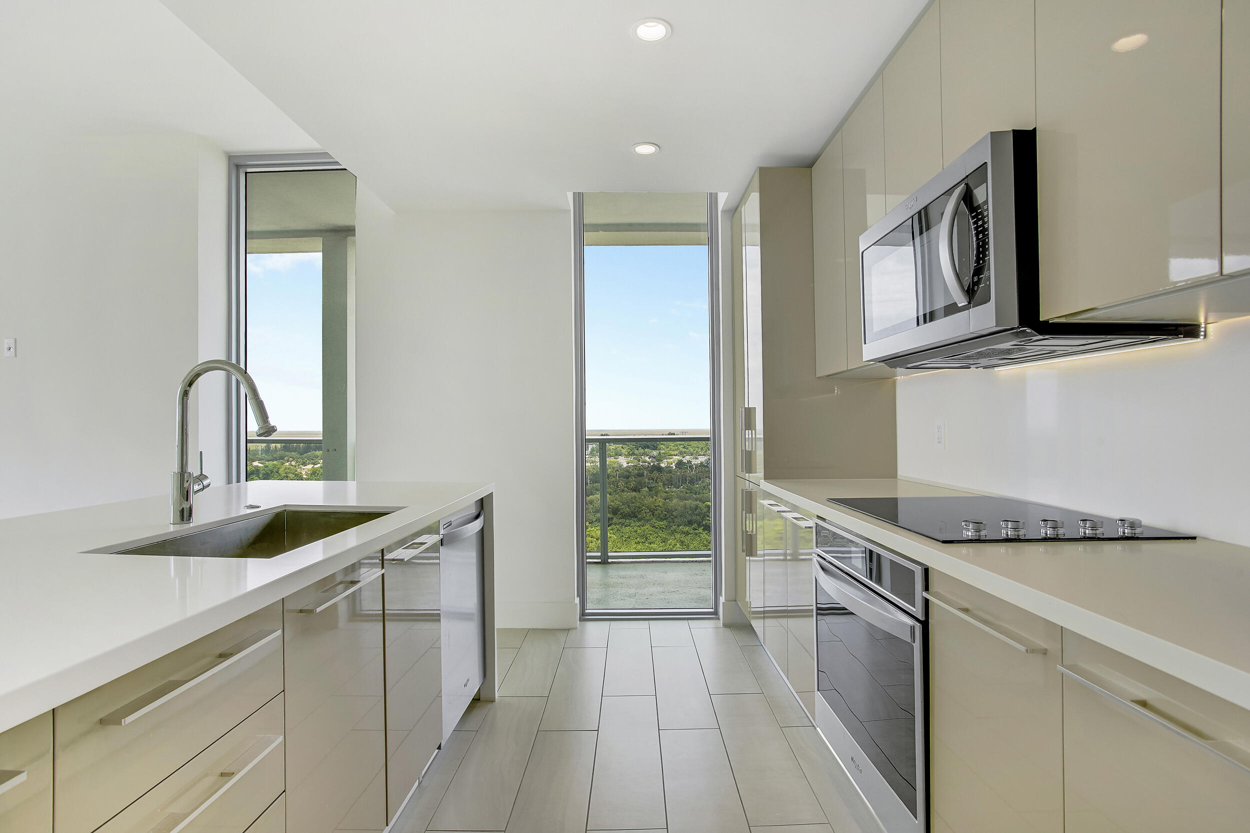 2000 Metropica #1503, Sunrise FL 33323