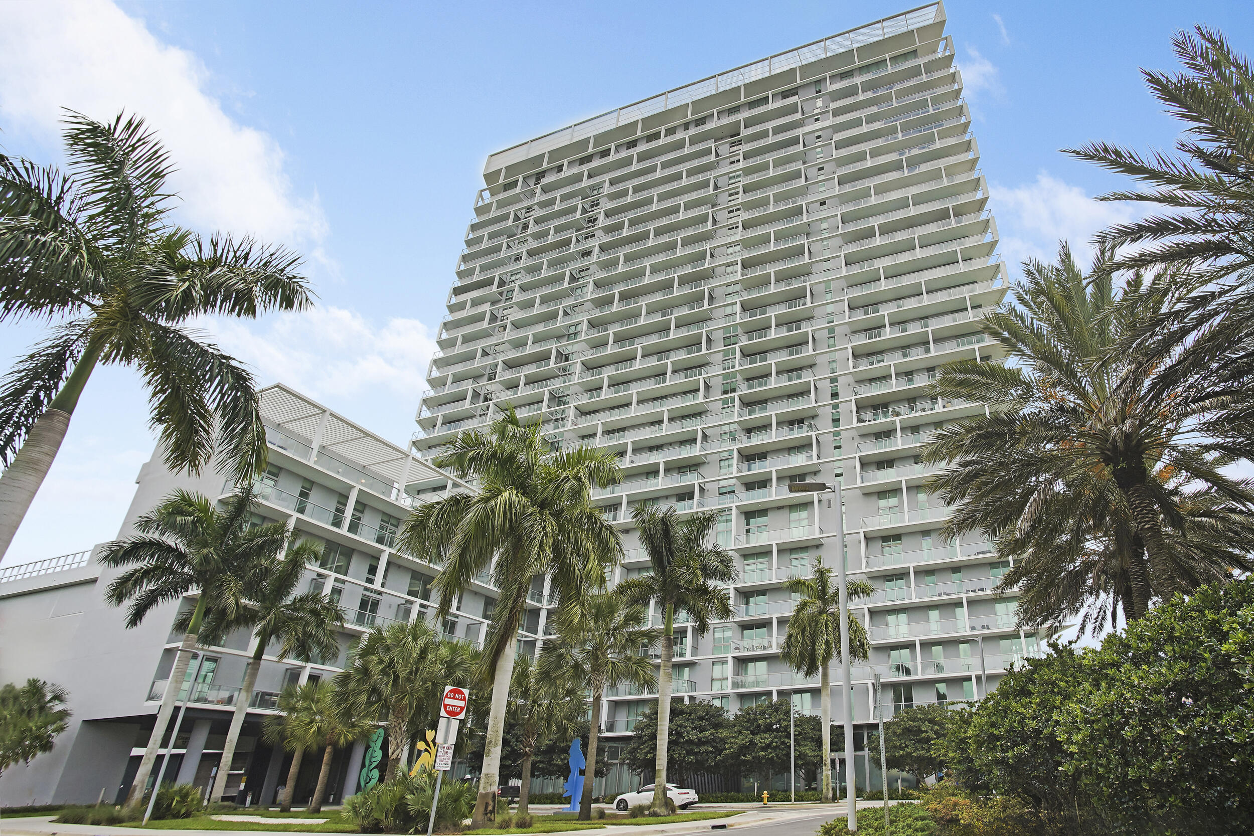 2000 Metropica #1503, Sunrise FL 33323