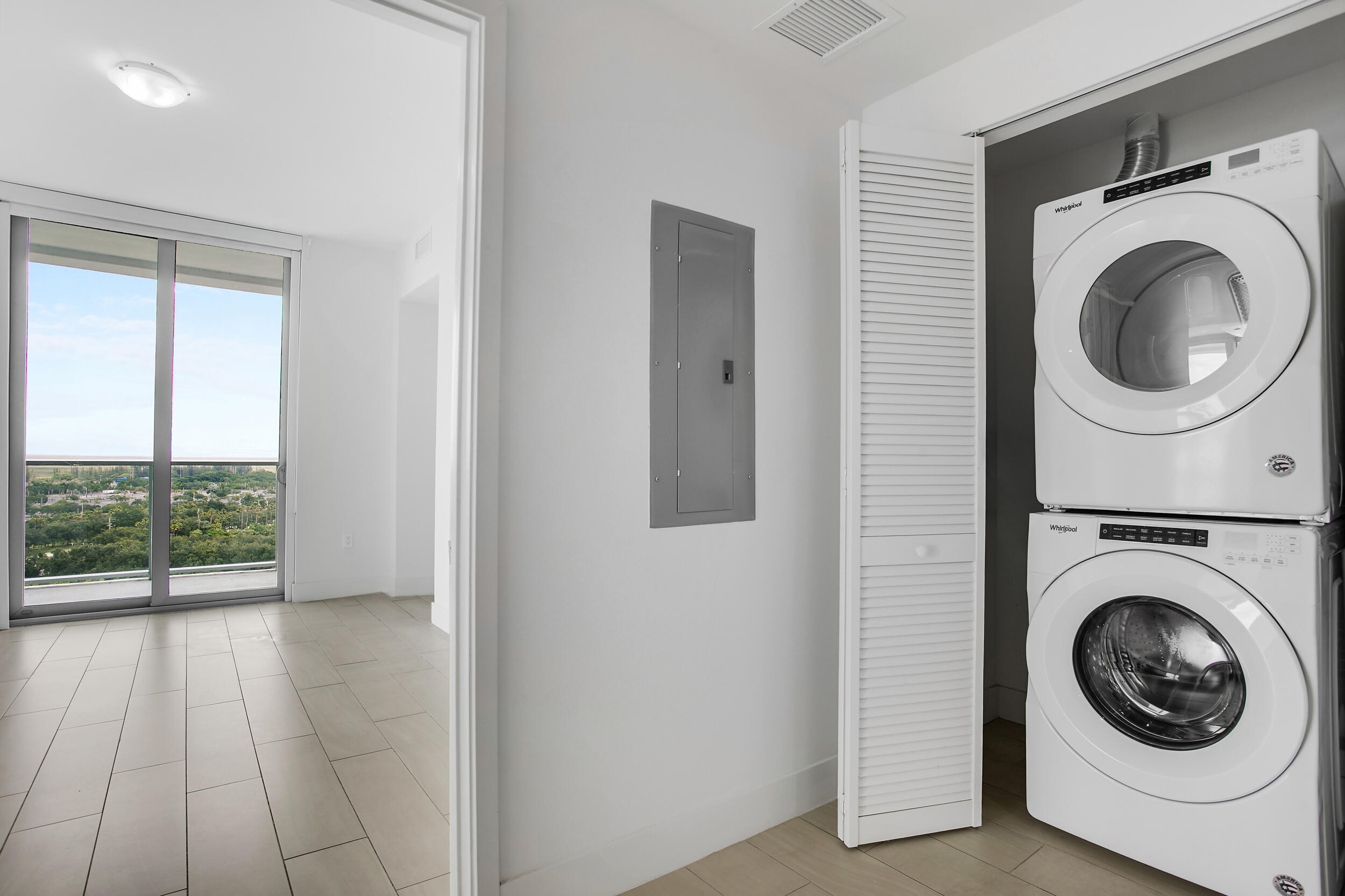 2000 Metropica #1503, Sunrise FL 33323