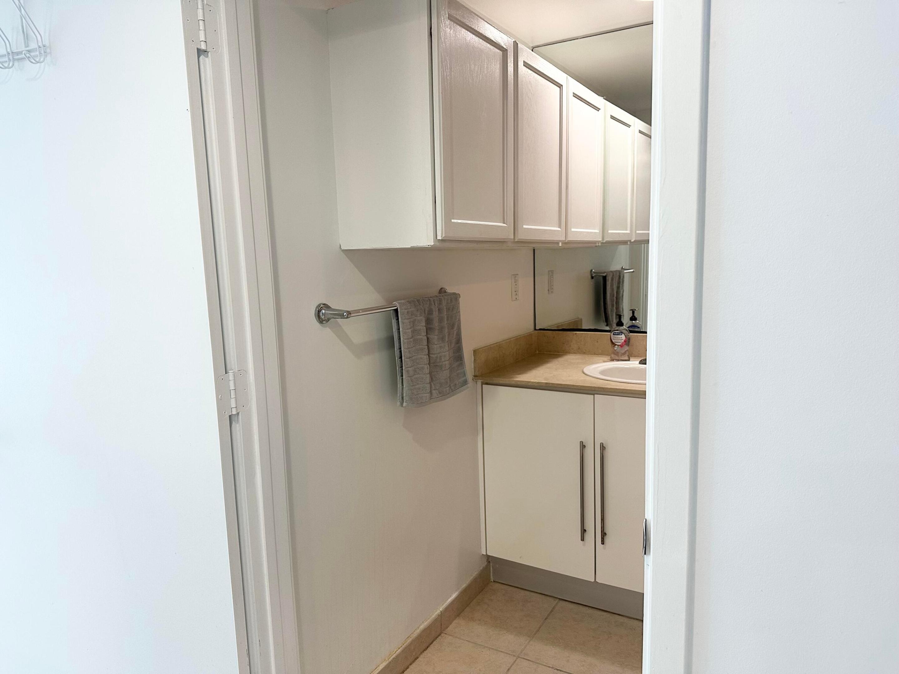 335 S BISCAYNE #3706, Miami FL 33131