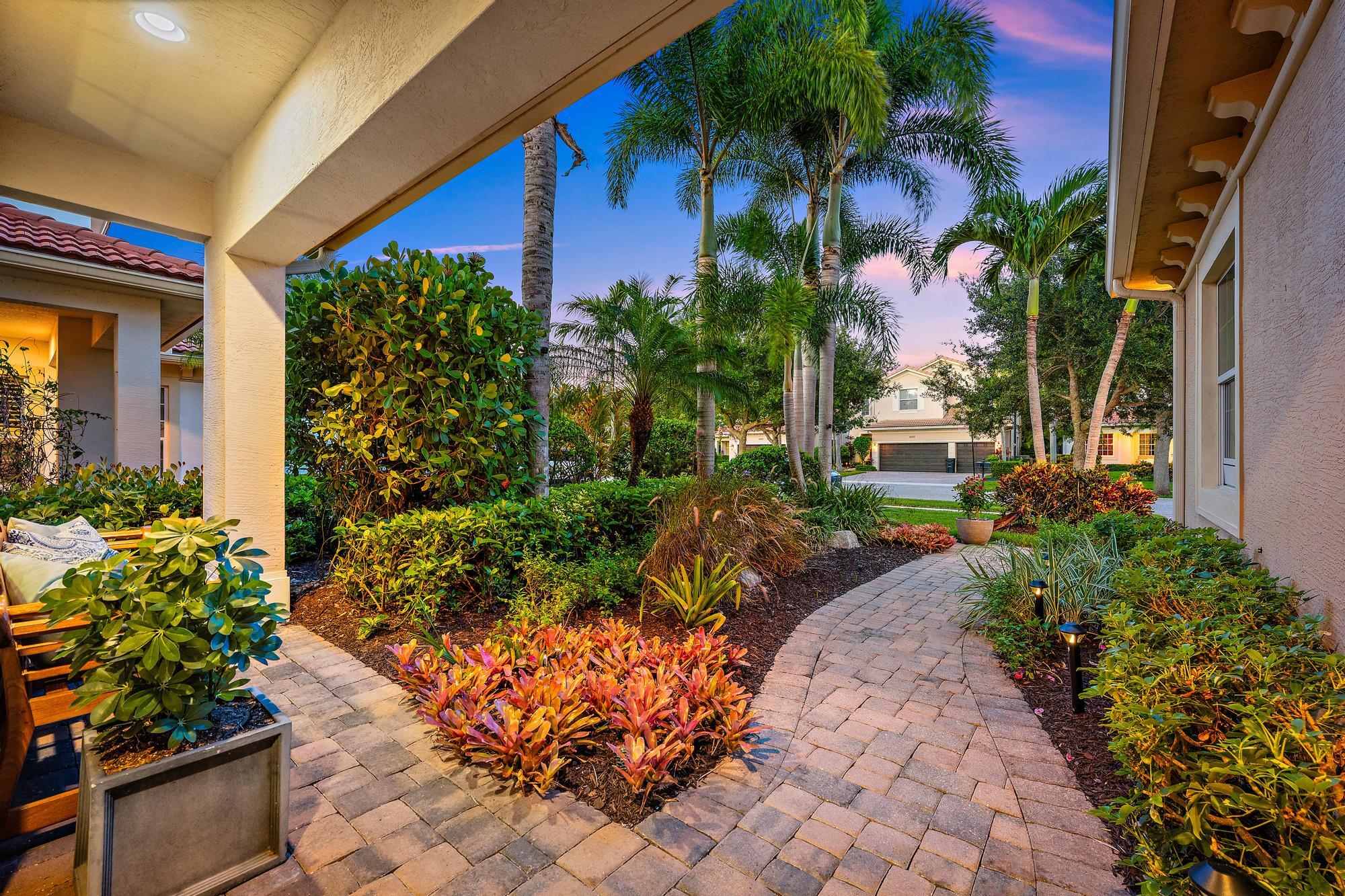 12132 Aviles, Palm Beach Gardens FL 33418