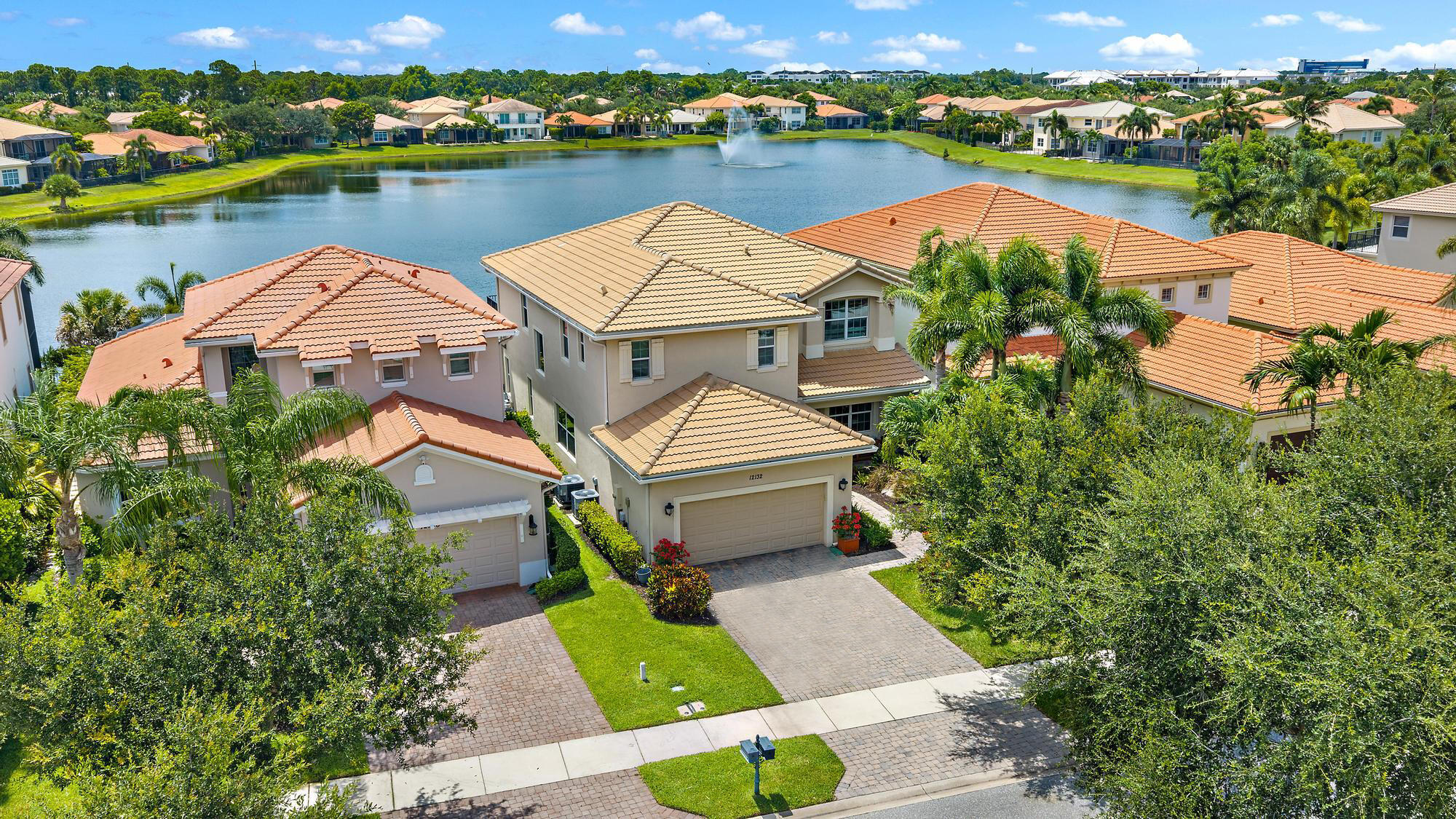 12132 Aviles, Palm Beach Gardens FL 33418