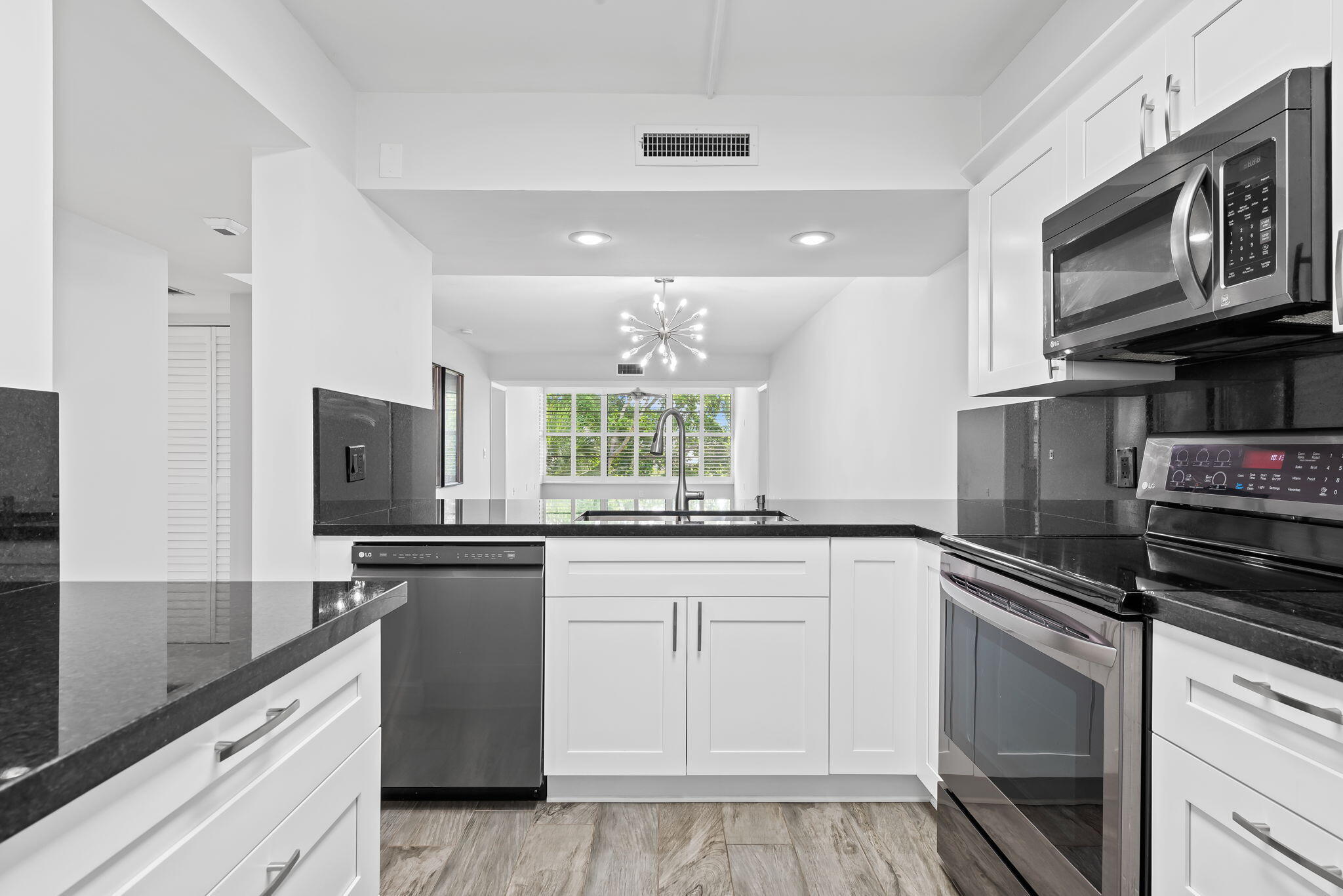 1502 Whitehall #403, Davie FL 33324