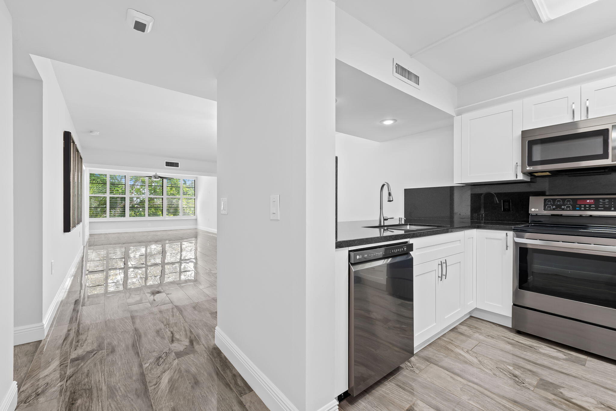 1502 Whitehall #403, Davie FL 33324
