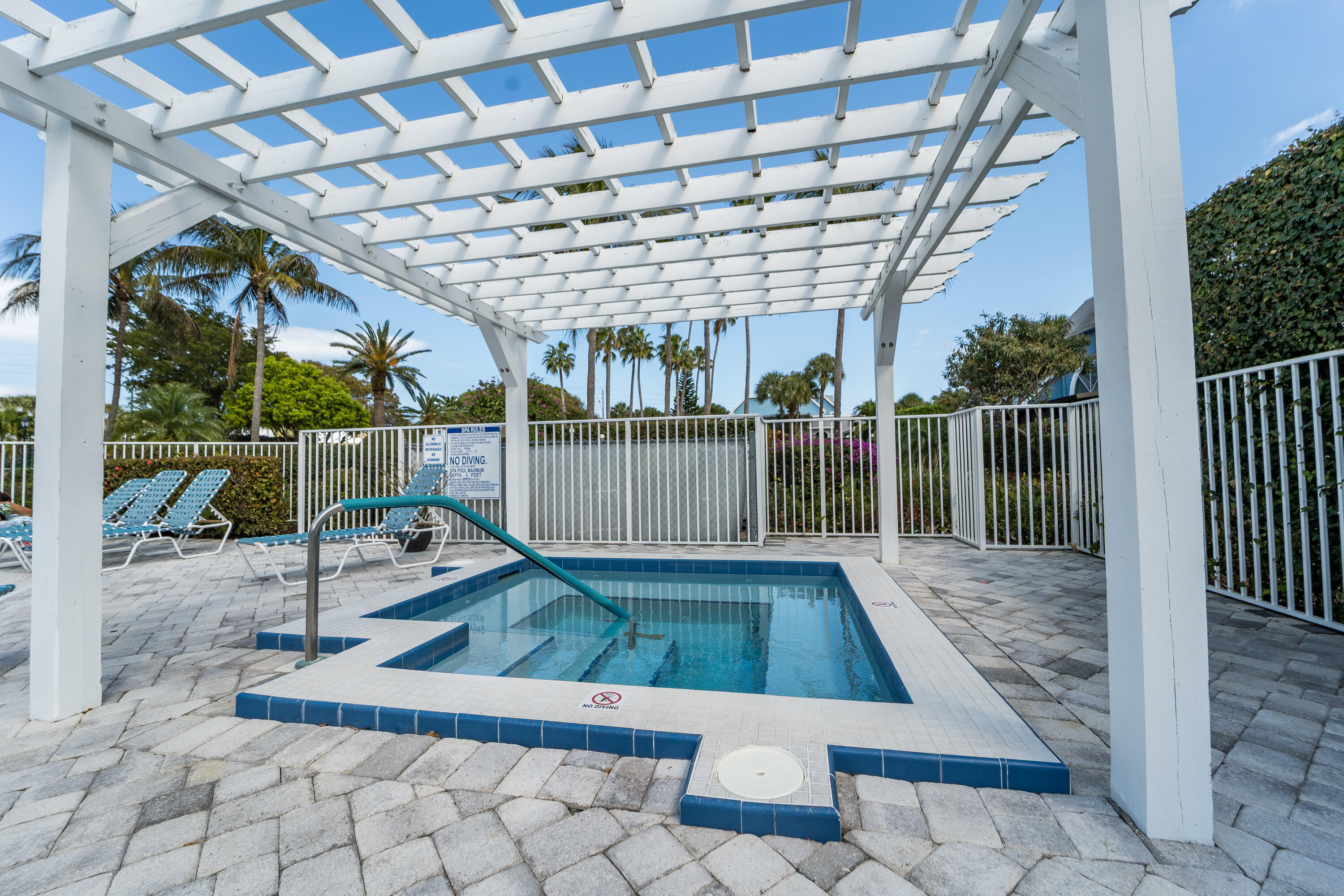 127 Ocean Dunes, Jupiter FL 33477