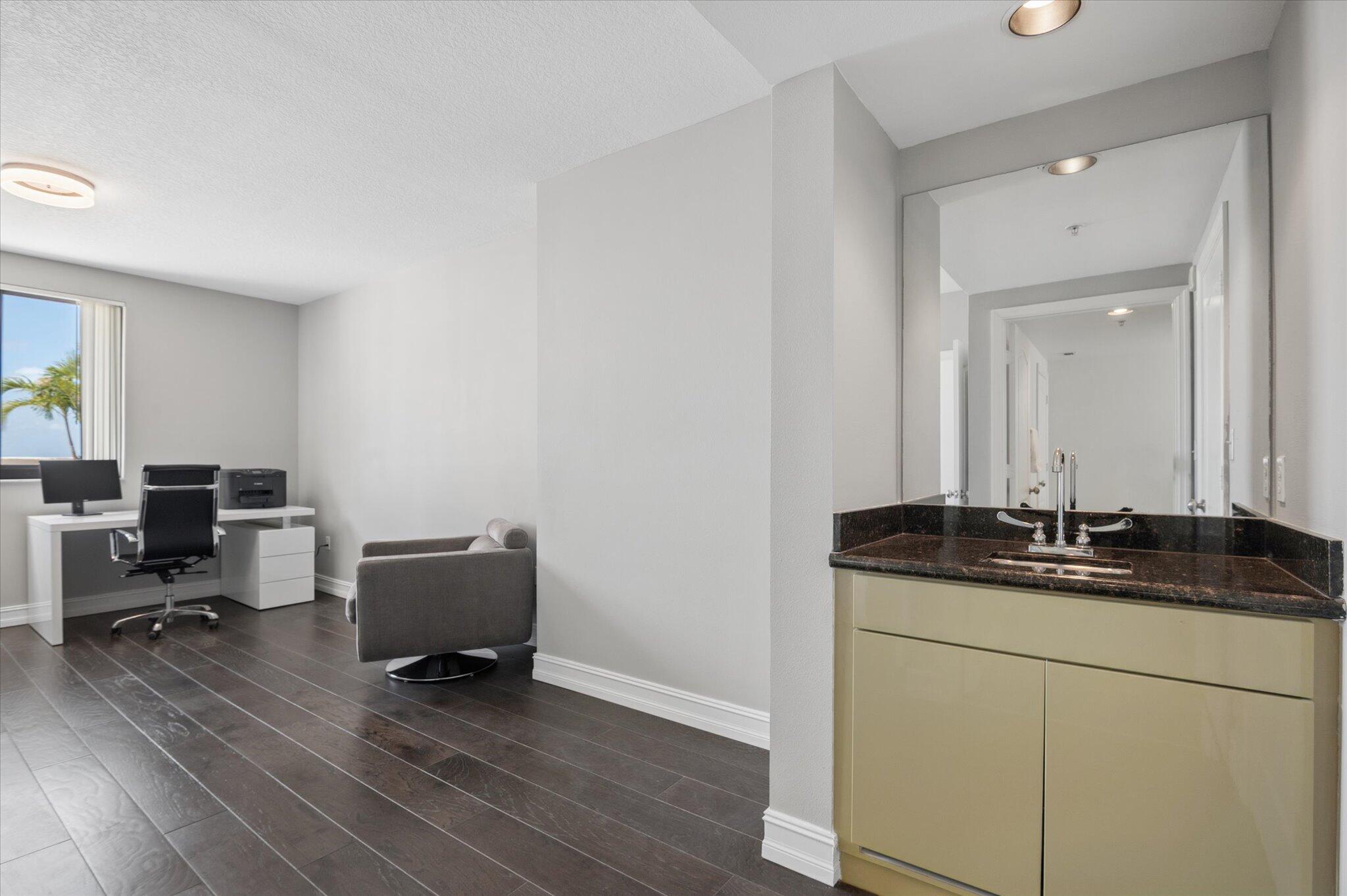 110 N Federal #PH 3, Fort Lauderdale FL 33301