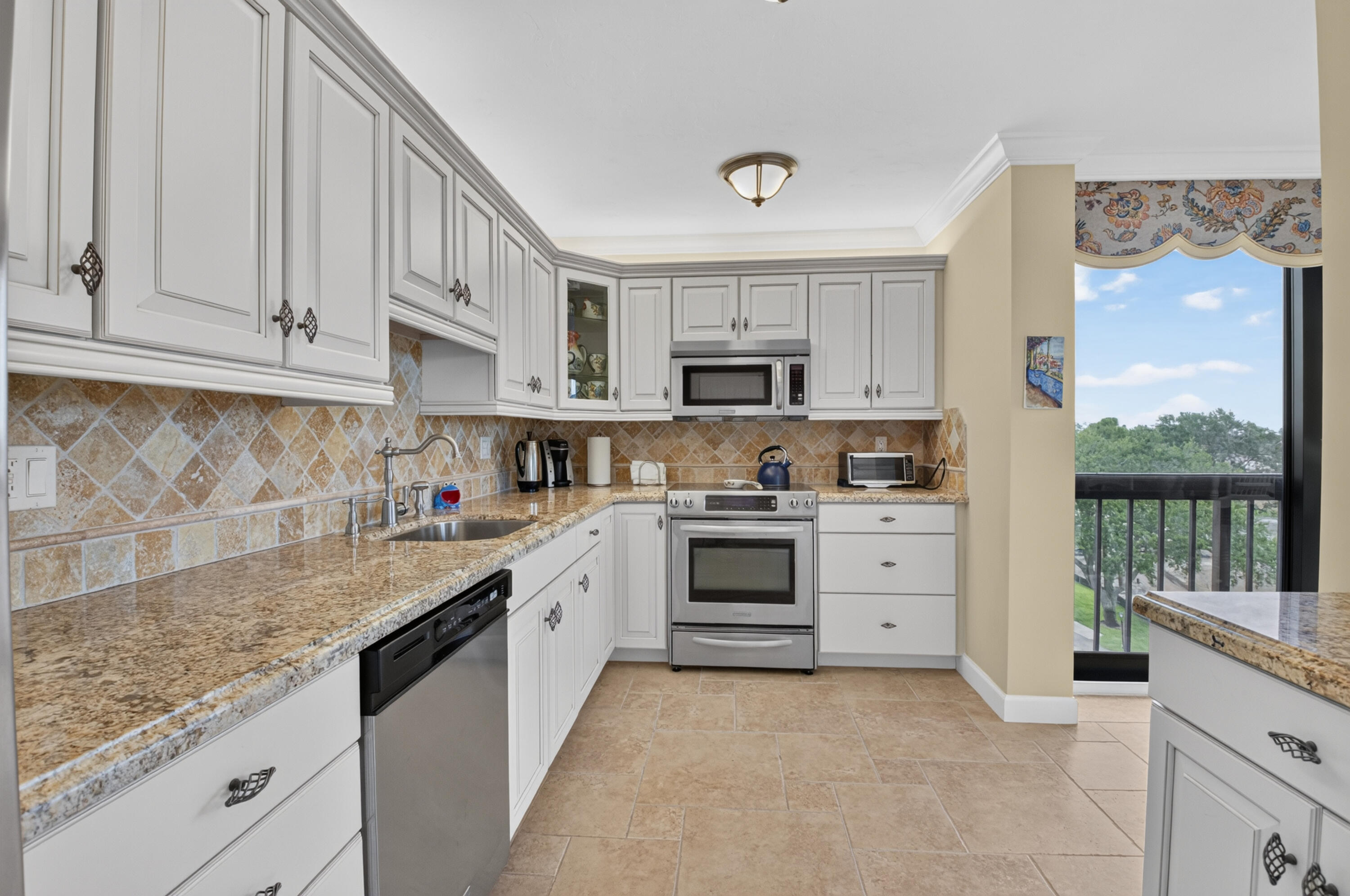 1761 SE Bridgewood, Boca Raton FL 33434