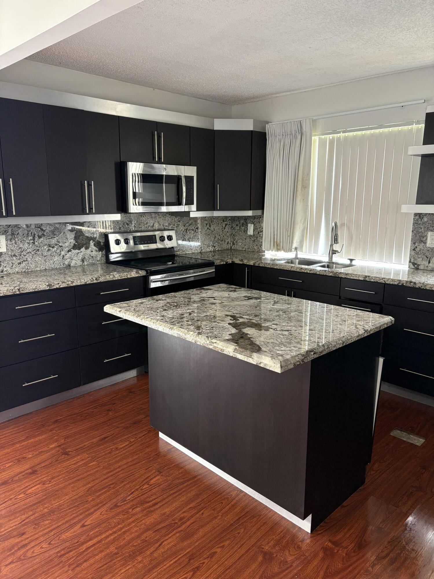610 NW 214TH #101, Miami Gardens FL 33169