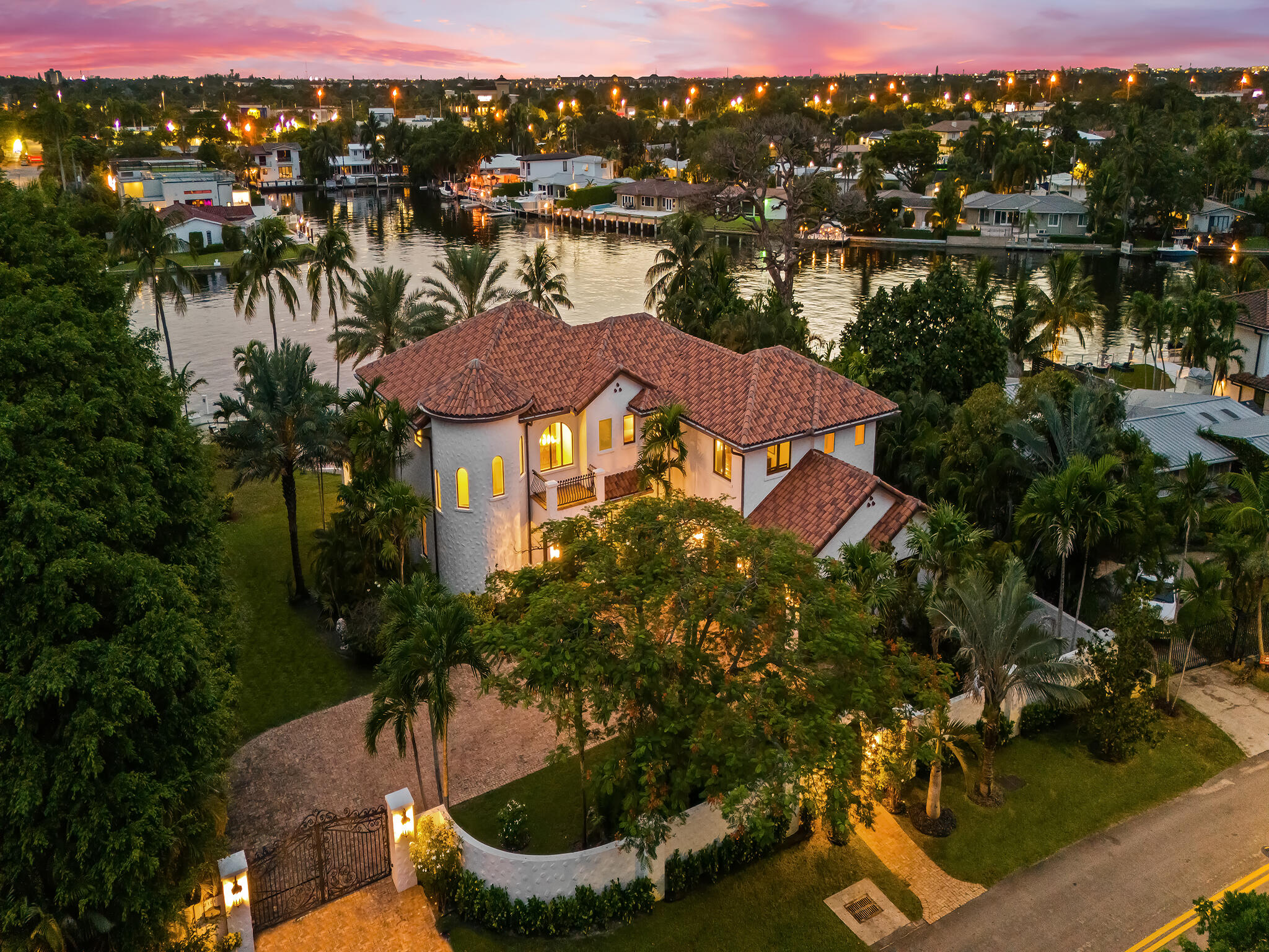 2101 MIDDLE RIVER, Fort Lauderdale FL 33305