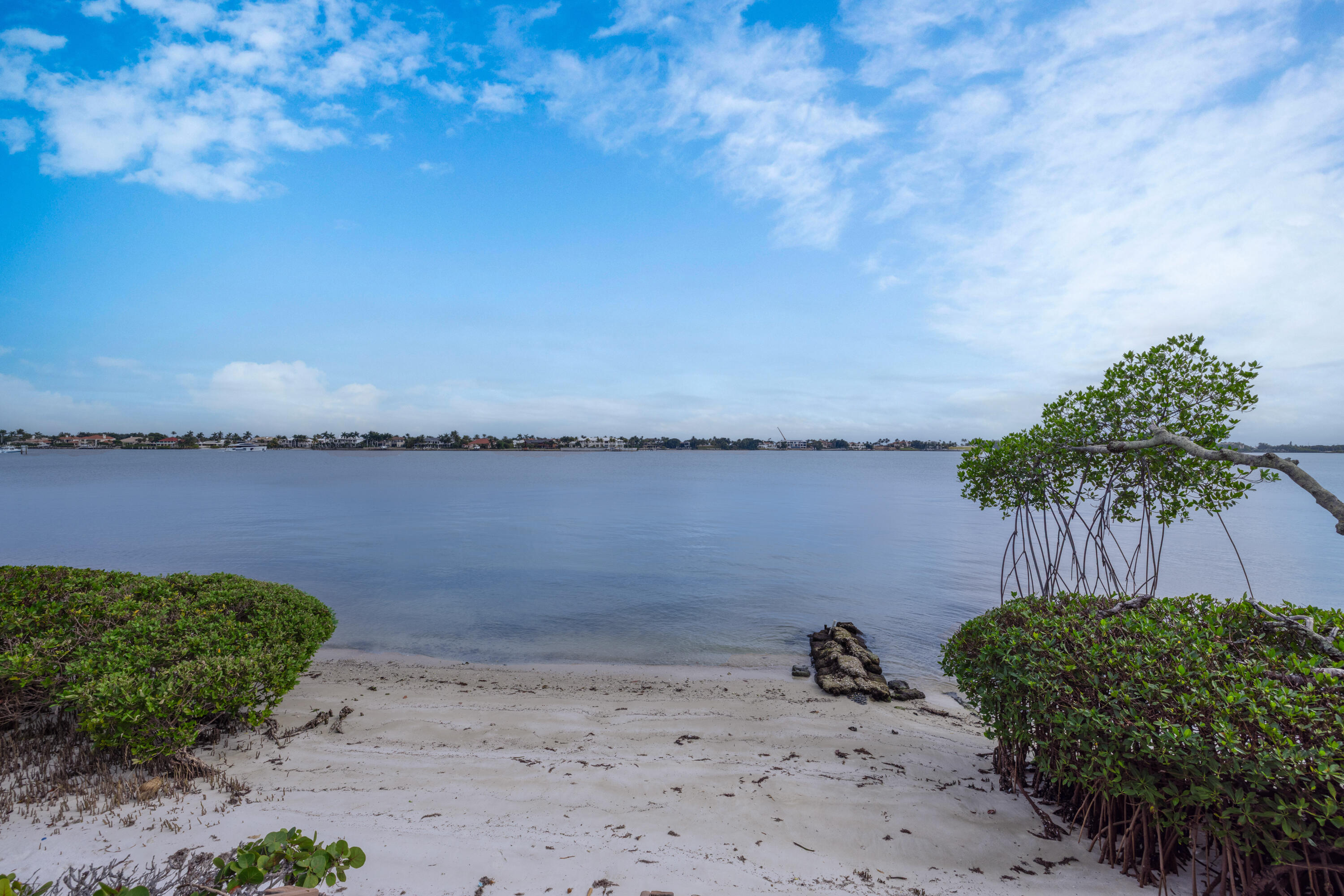 88 N Lakeshore, Hypoluxo FL 33462