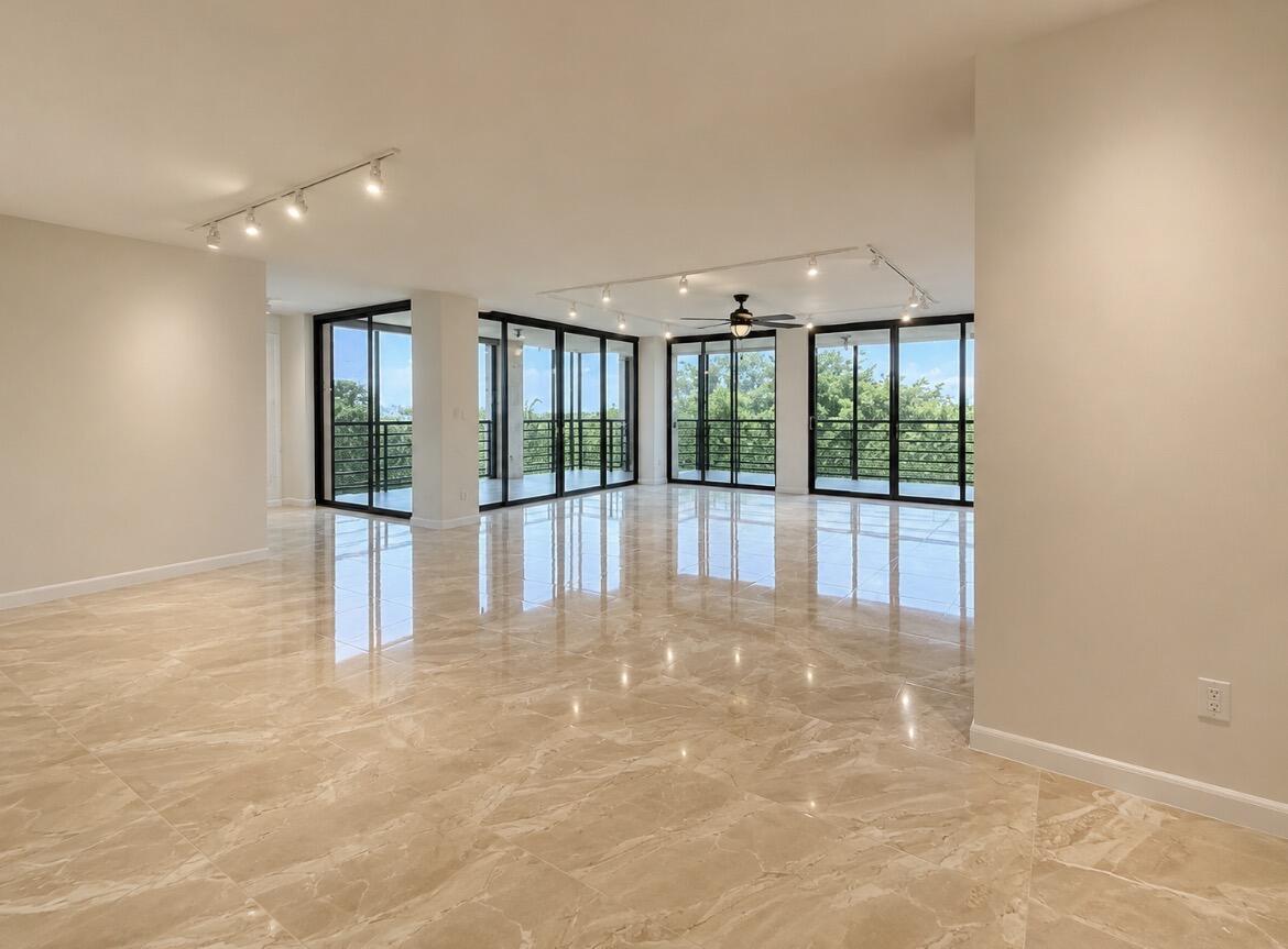 7568 Regency Lake #602, Boca Raton FL 33433