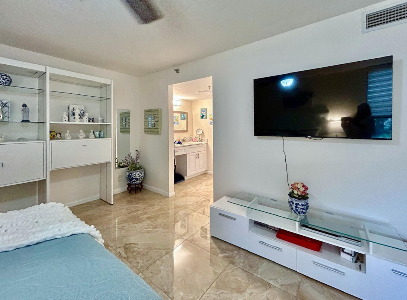 7568 Regency Lake #602, Boca Raton FL 33433