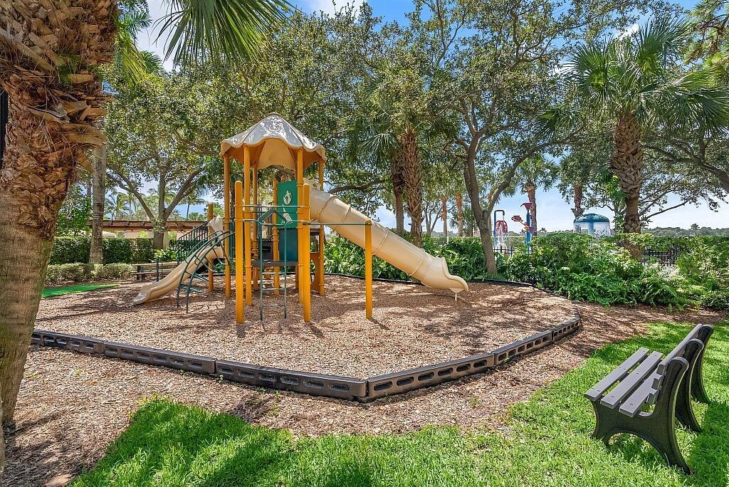 631 MOONDANCER, Palm Beach Gardens FL 33410