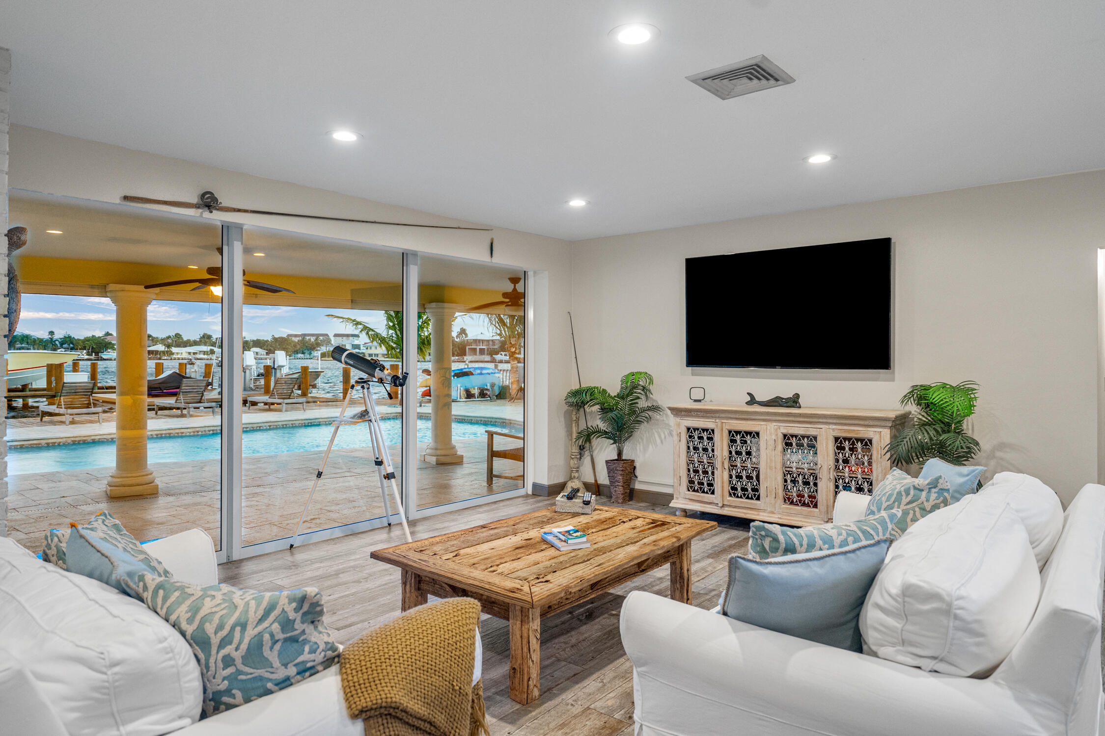 844 East, Boynton Beach FL 33435