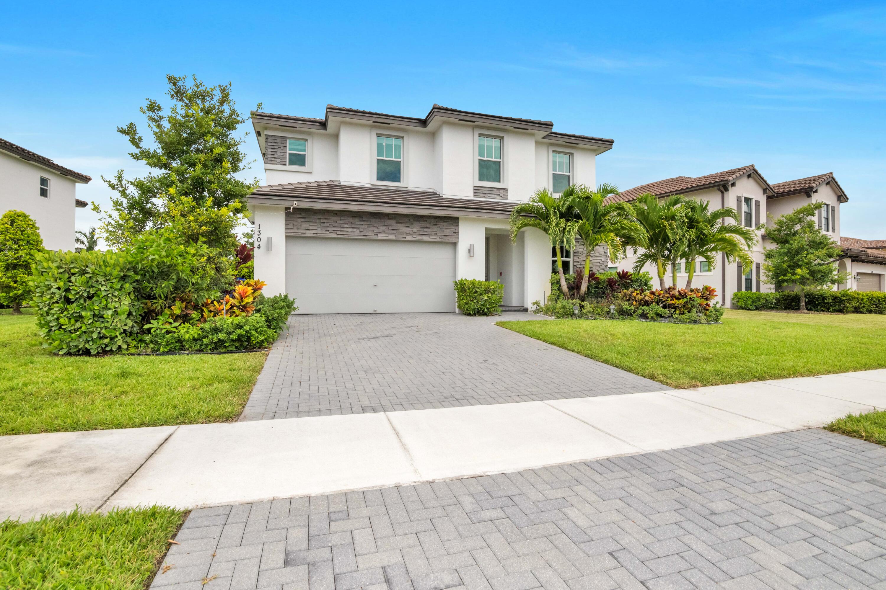 1304 Whitcombe, Royal Palm Beach FL 33411