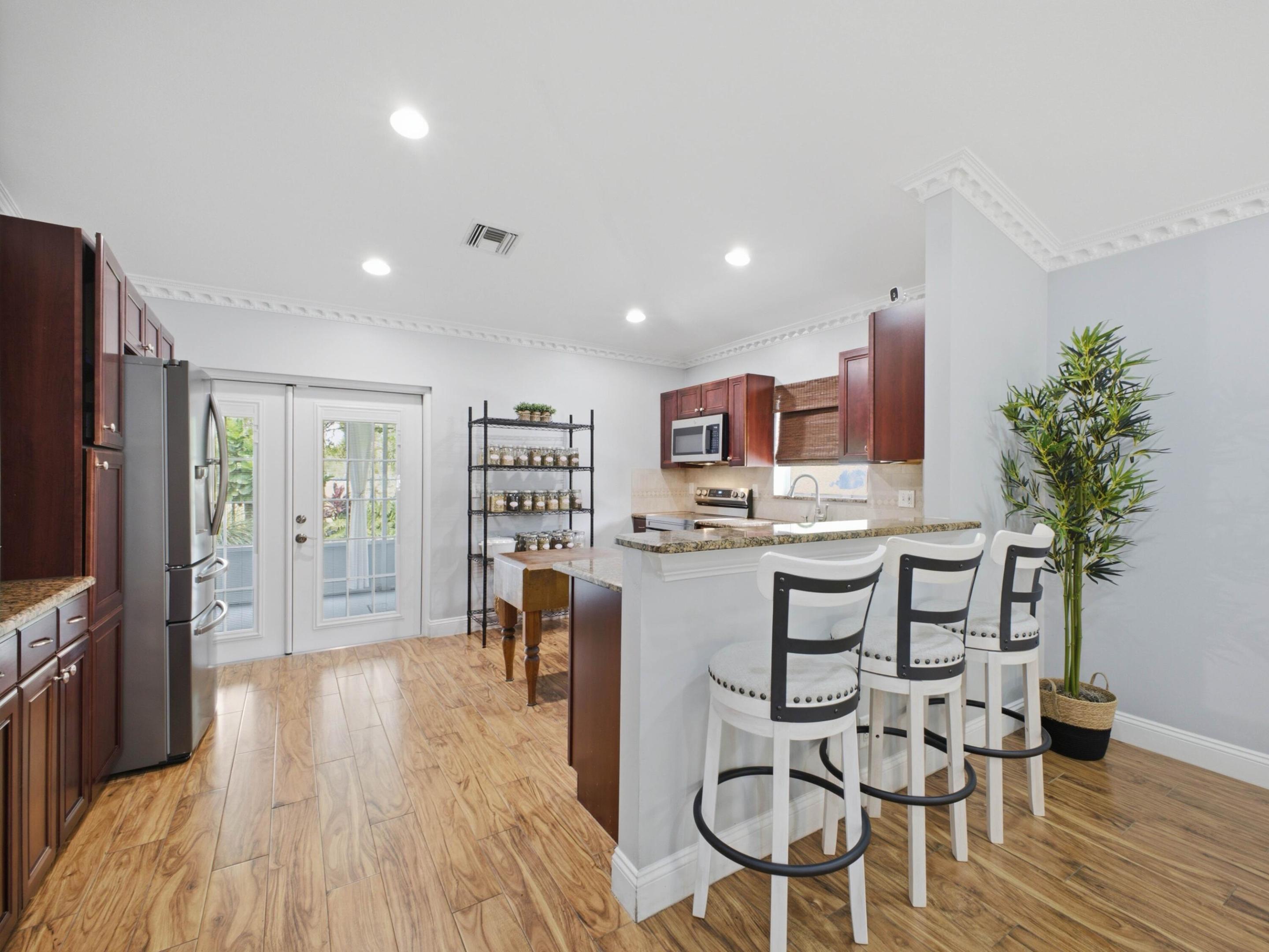 5418 CLUB, Haverhill FL 33415