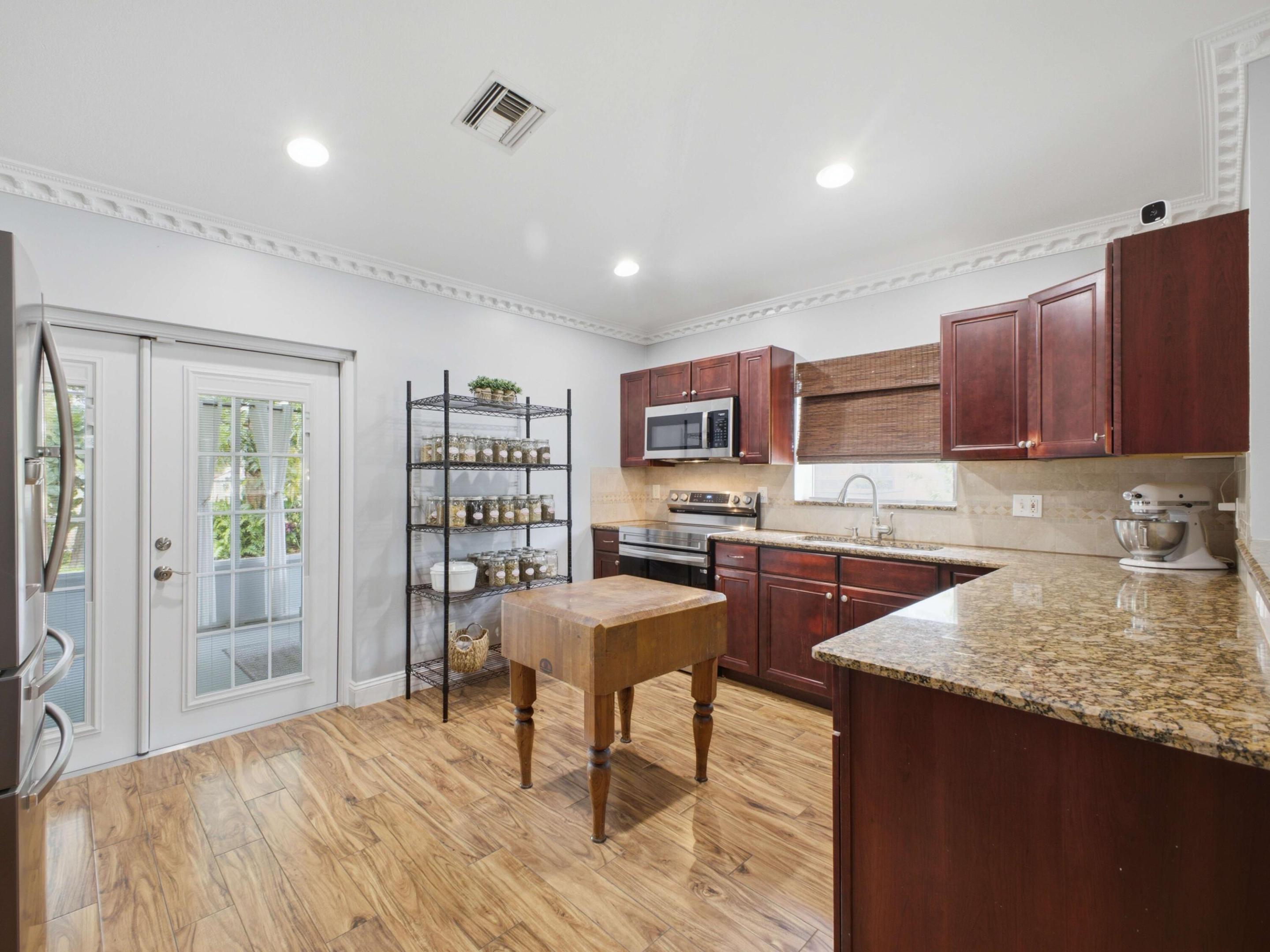 5418 CLUB, Haverhill FL 33415