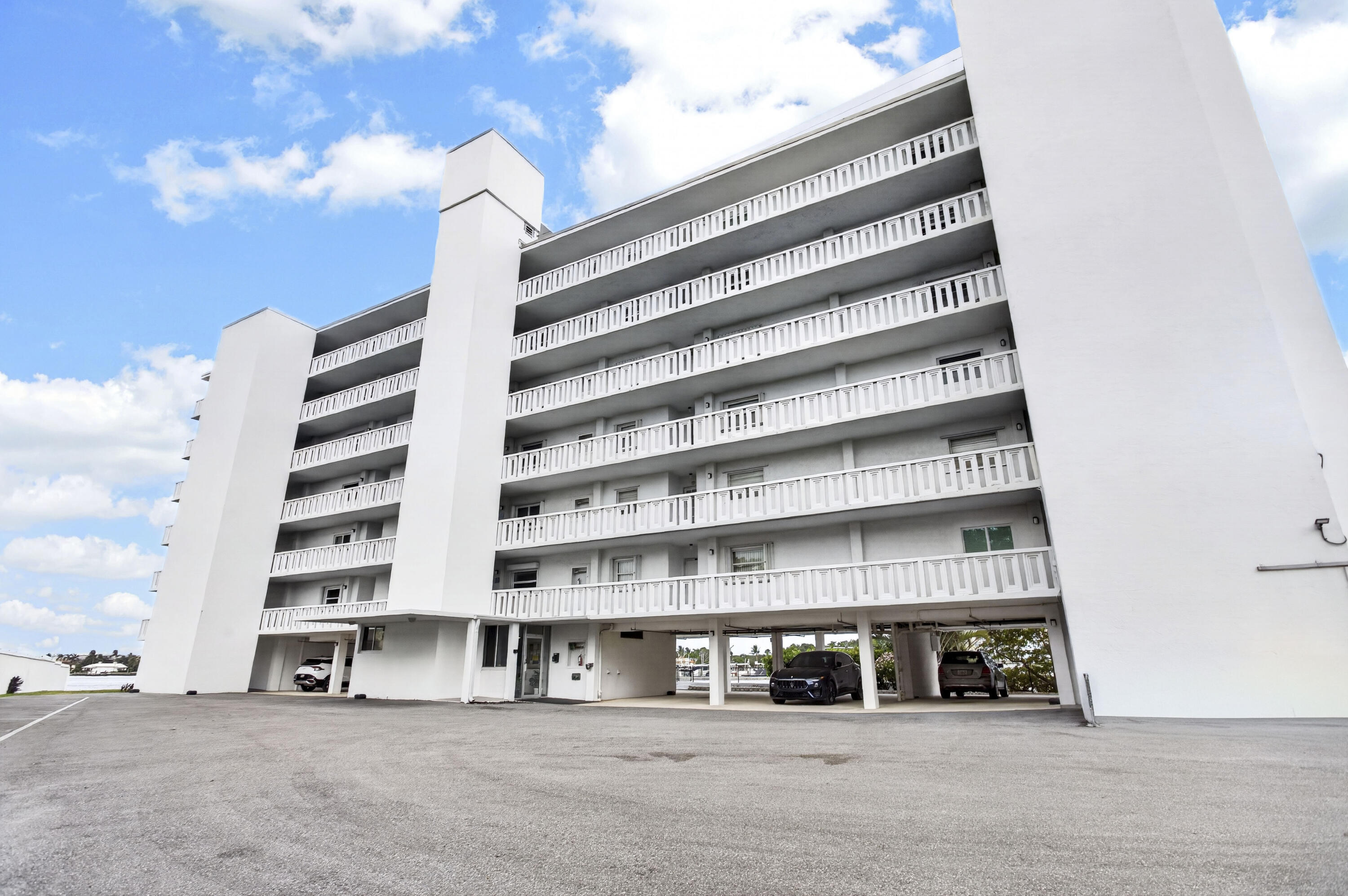 231 E Lantana #204, Lantana FL 33462